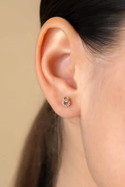 6,5mm ZINZI Gold 14 krt gouden oorstekers verbonden open rondjes, glad en bezet met witte zirconia's ZGO471