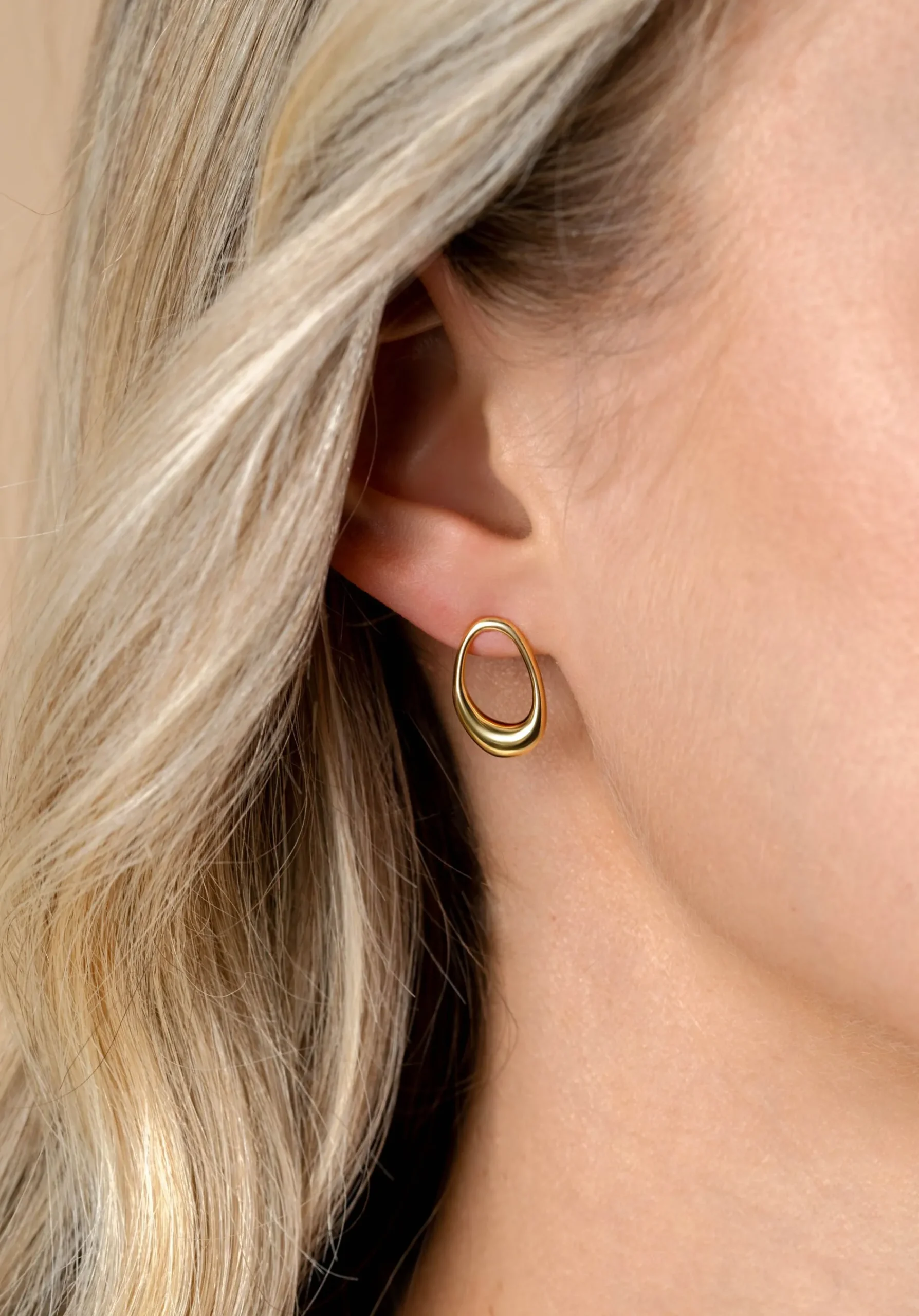 17mm ZINZI gold plated zilveren oorstekers open rond in organische vorm ZIO2670G