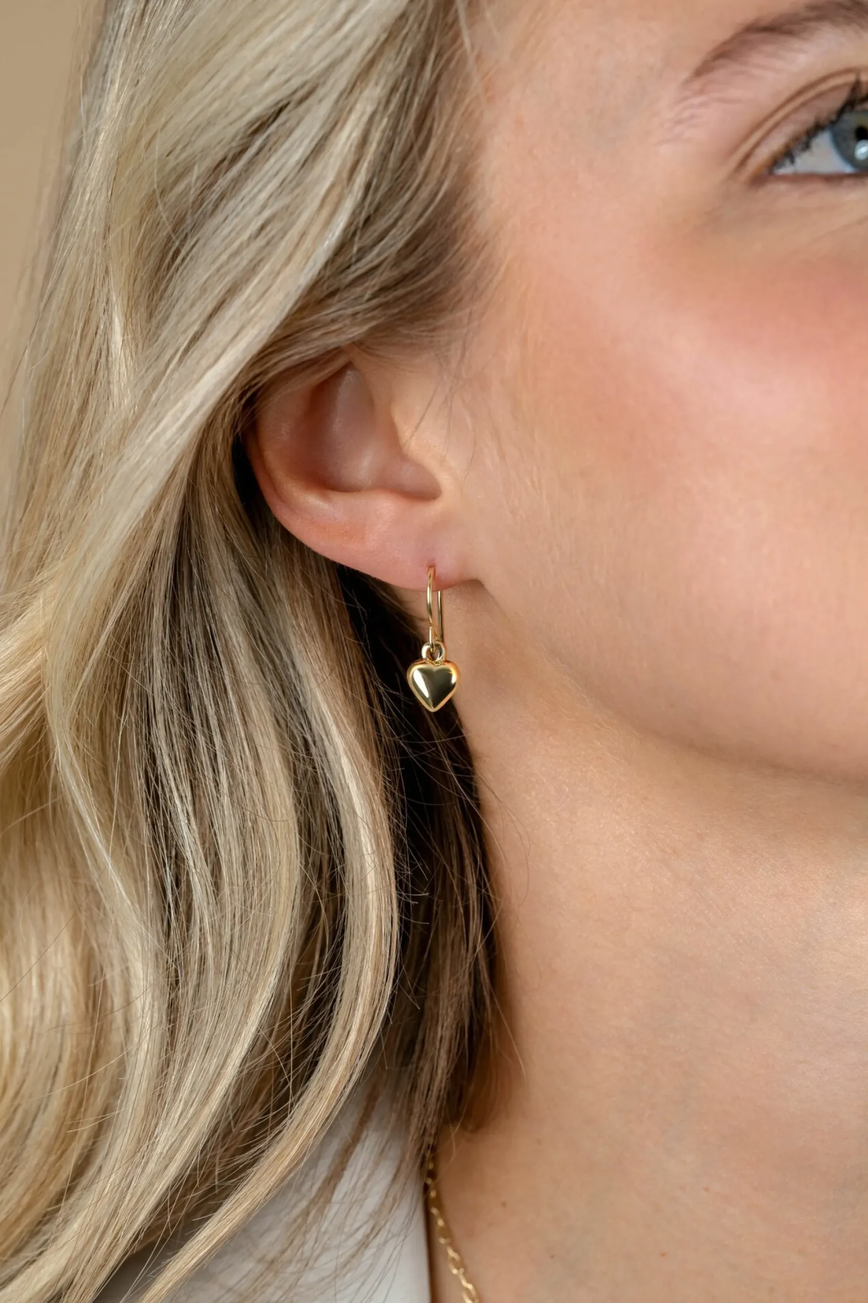 23mm ZINZI gold plated zilveren oorhangers met bol hart ZIO2661