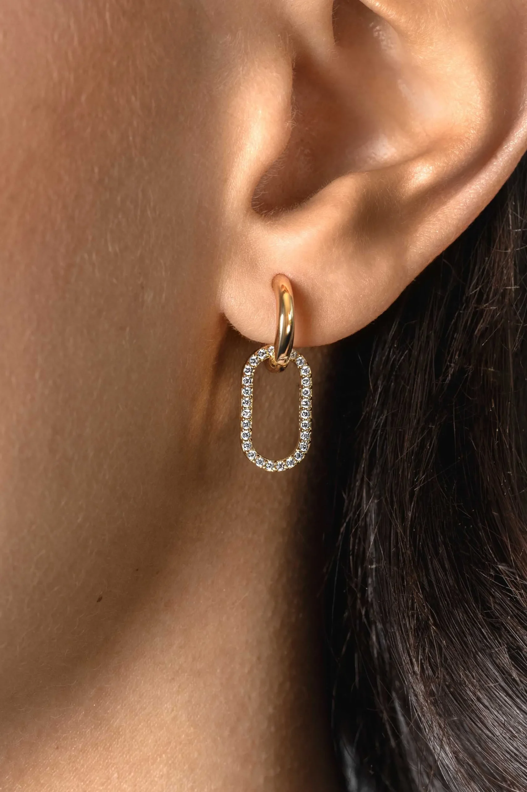 15mm ZINZI gold plated zilveren oorbedels ovale vorm witte zirconia's ZICH2444 (zonder oorringen)