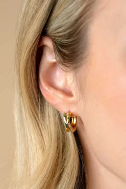 16mm ZINZI gold plated zilveren cross-over oorringen 5,5mm breed bezet met witte zirconia's ZIO1774Y