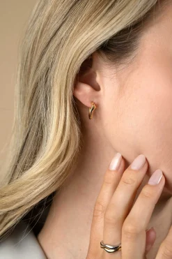 15mm ZINZI gold plated zilveren oorringen organisch gevormd met luxe klapsluiting ZIO2627G
