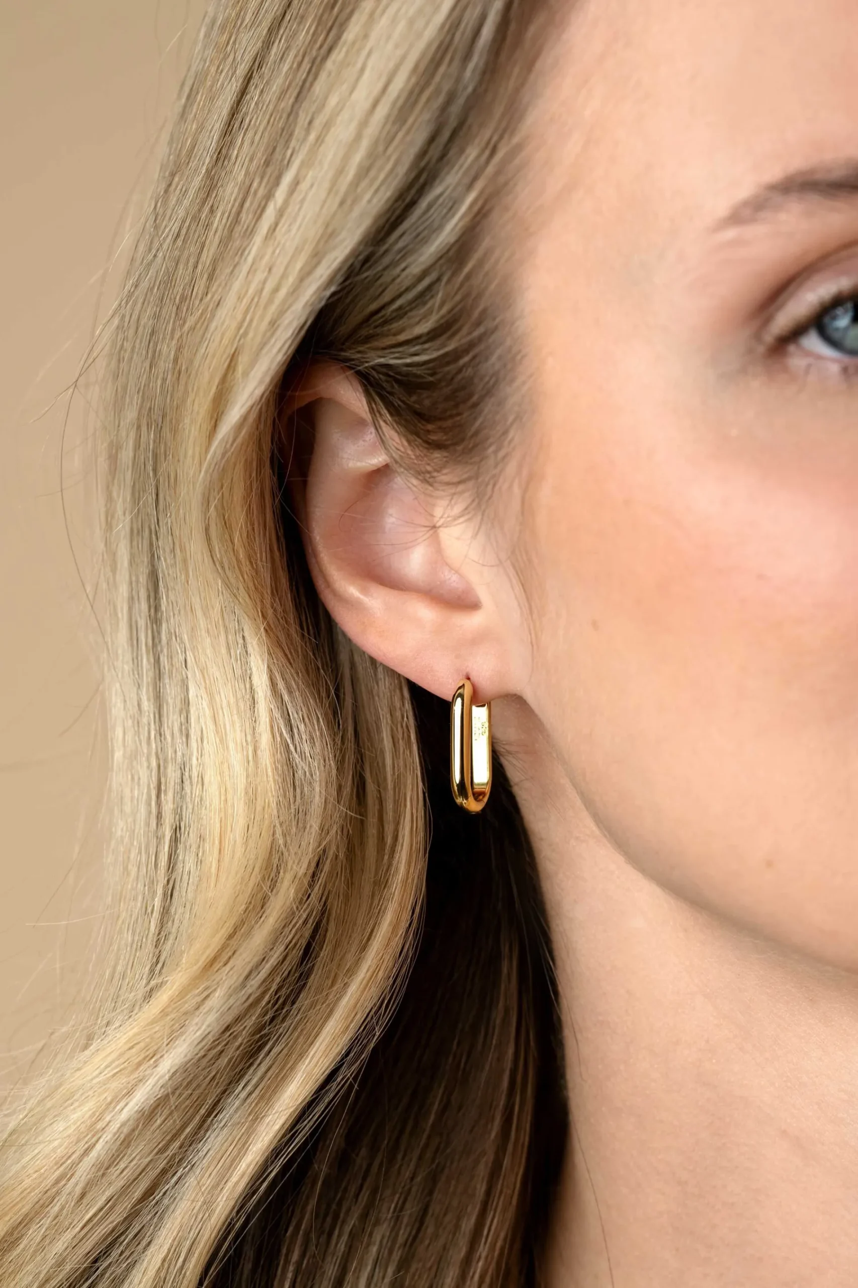20mm ZINZI gold plated zilveren oorringen in ovale vorm met ronde buis 3mm breed ZIO2605G
