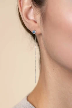 80mm ZINZI zilveren doortrek oorbellen met chatonzetting 5mm witte zirconia en sierlijk kettinkje ZIO2576