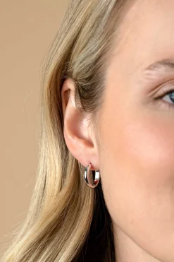 16mm ZINZI zilveren gladde oorringen met ronde buis 3mm met luxe klapsluiting ZIO2601
