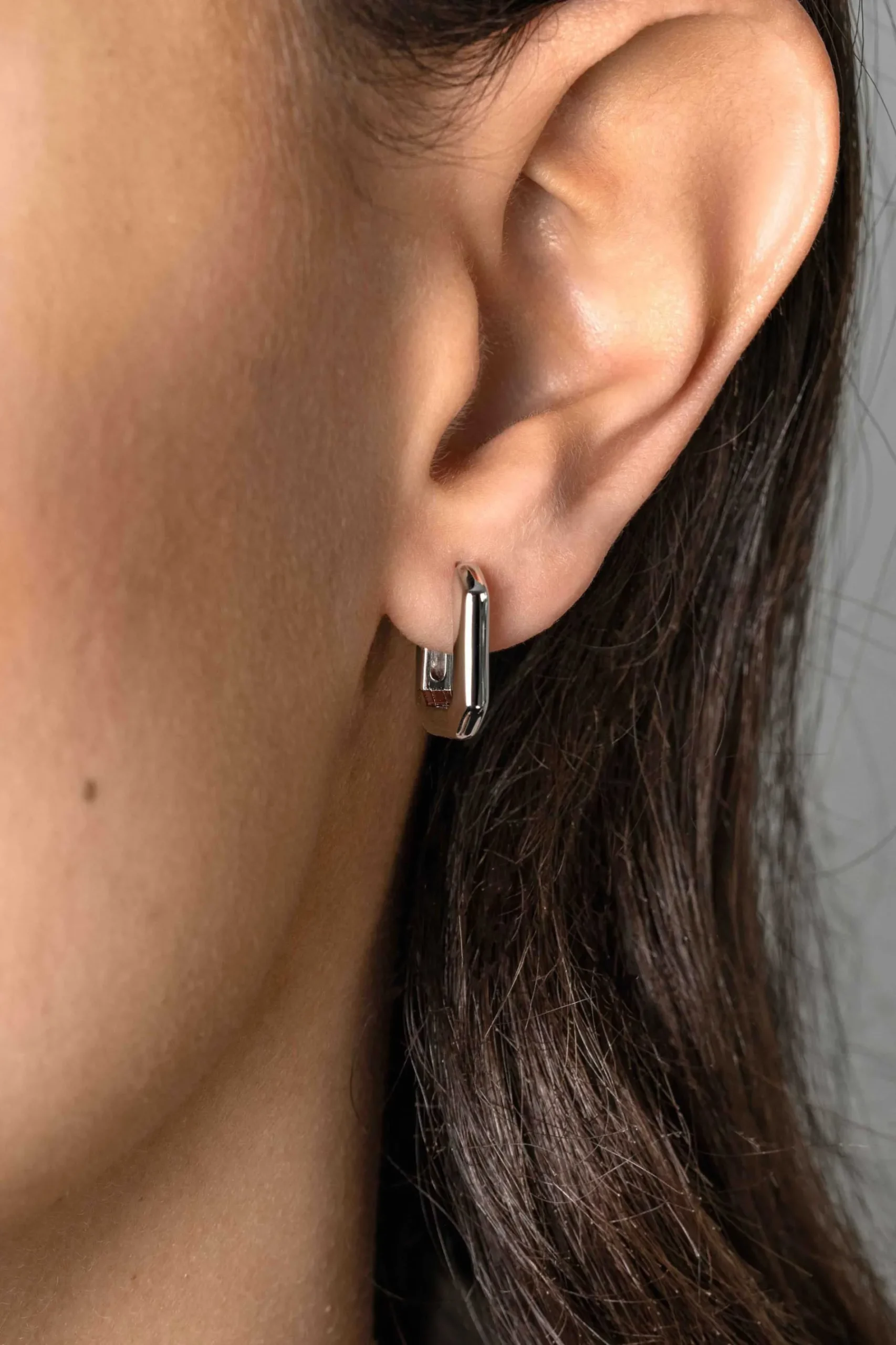 16mm ZINZI zilveren luxe oorringen 16x3mm achthoekig met klapsluiting ZIO2495