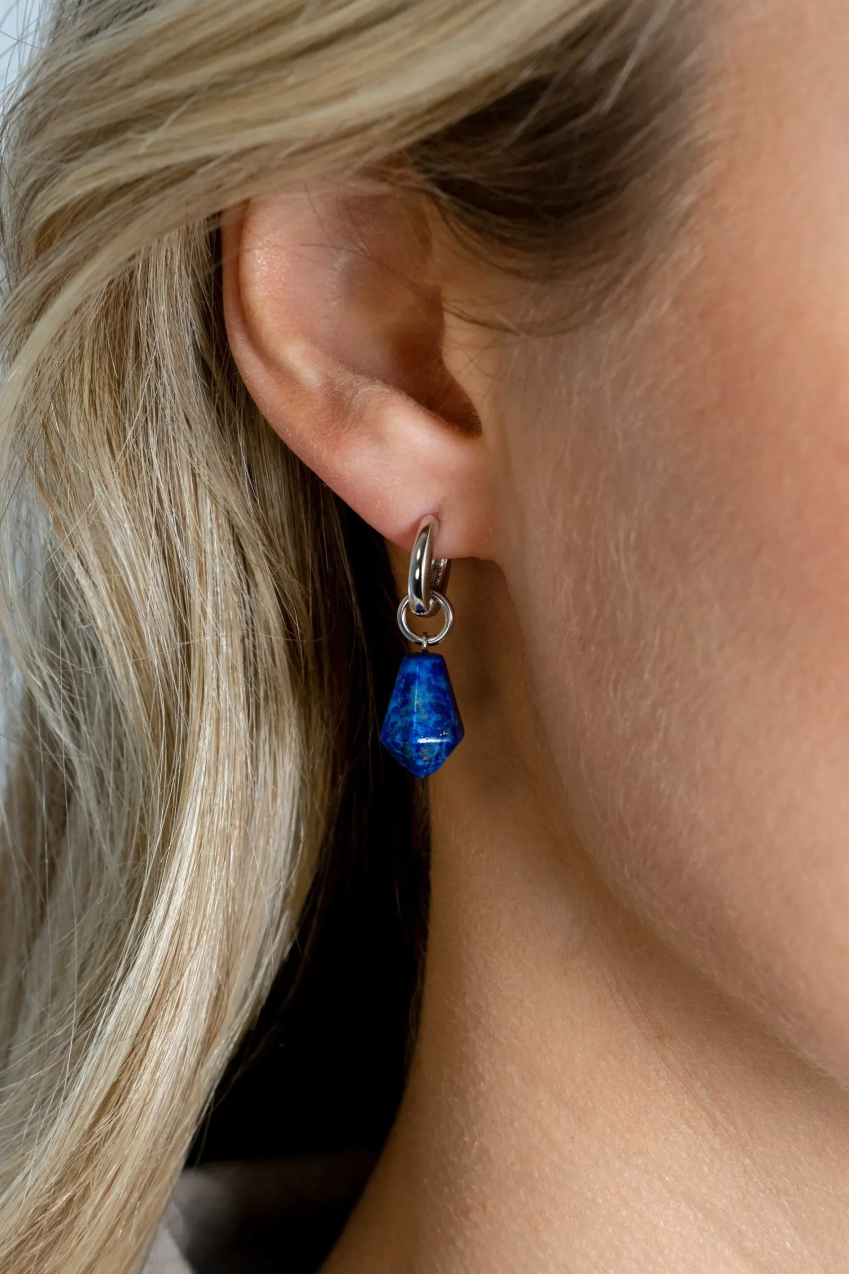 19mm ZINZI zilveren oorbedels in kegelvorm met lapis lazuli edelstenen ZICH2256L (zonder oorringen)