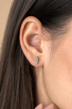 9mm ZINZI zilveren oorknoppen drie smalle rechthoek banen, trapsgewijs bezet met witte zirconia's ZIO2547