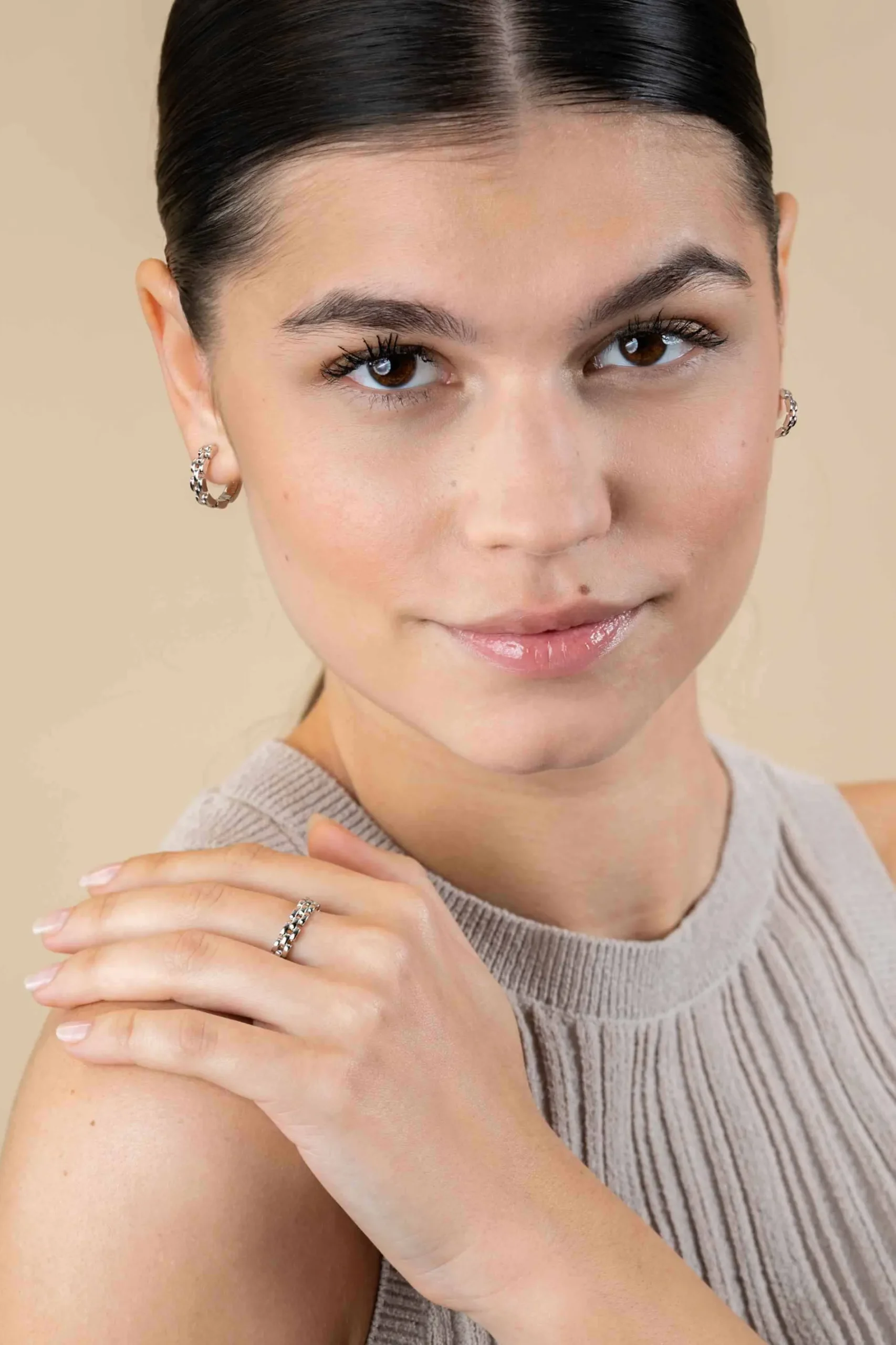 16mm ZINZI zilveren oorringen met rolex-style schakels 4mm breed en luxe klapsluiting ZIO2556