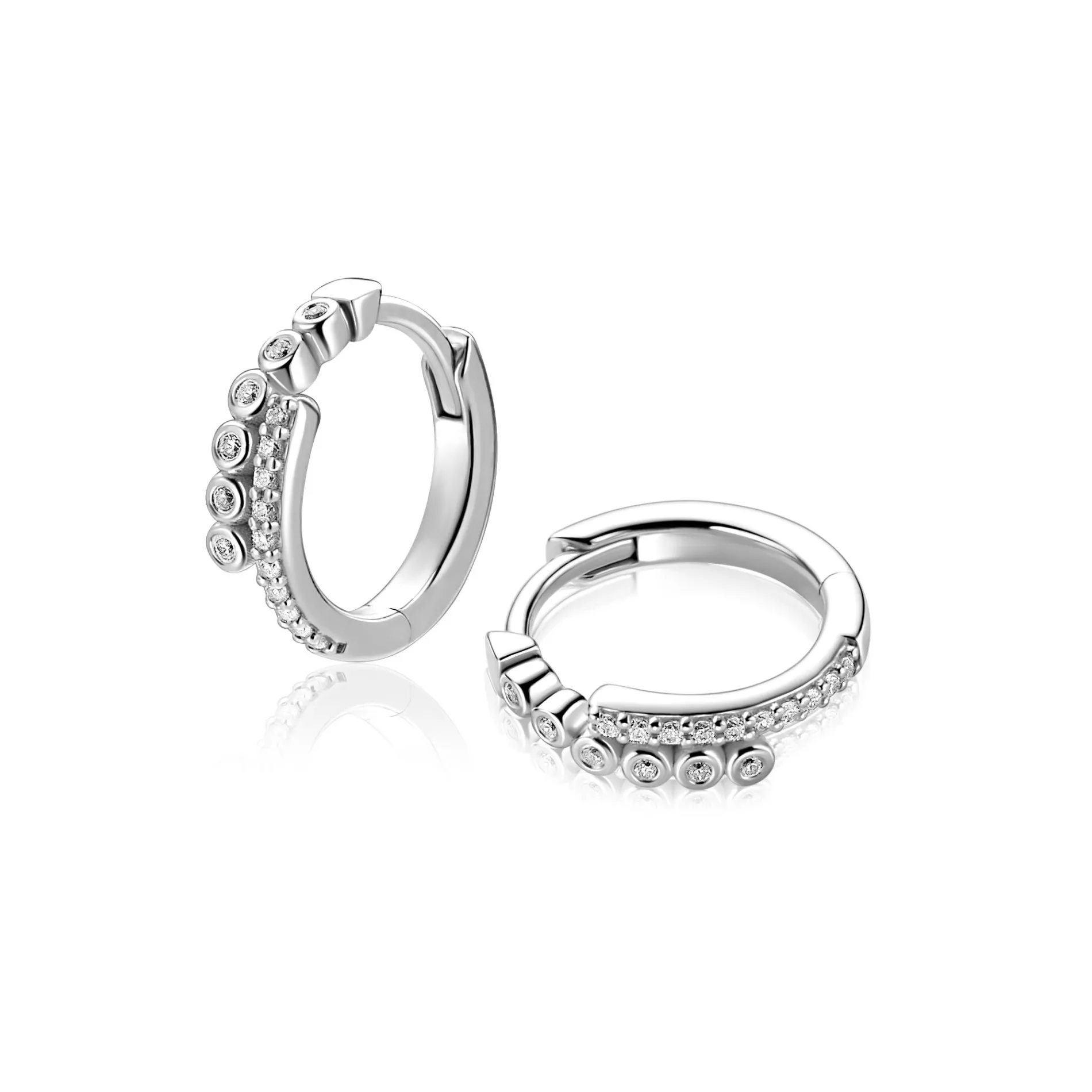 14mm ZINZI zilveren oorringen slagmodel bezet met witte zirkonia’s, luxe scharniersluiting ZIO2729