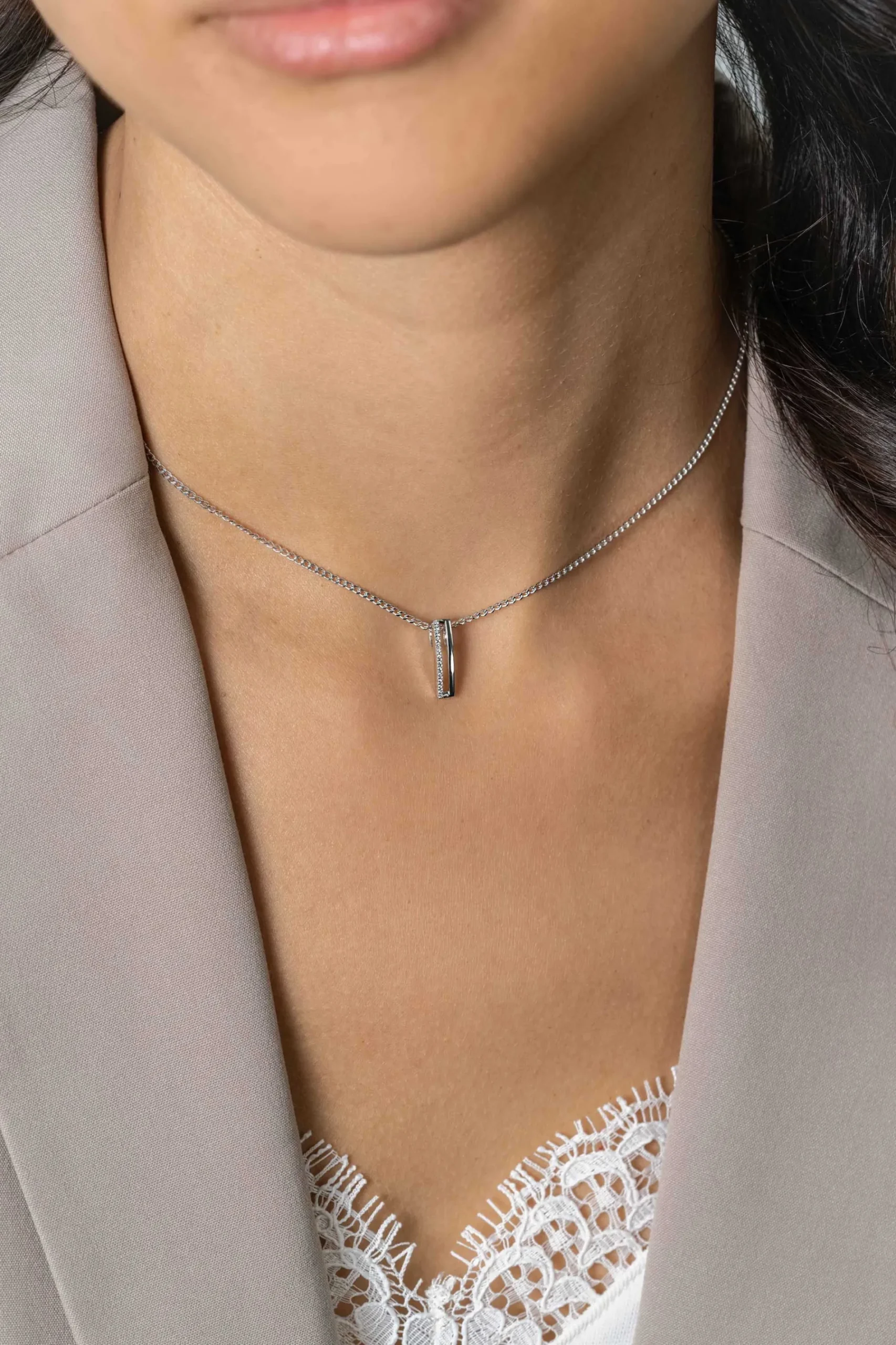 15mm ZINZI zilveren strakke hanger bezet met witte zirconia's ZIH2452 (zonder collier)