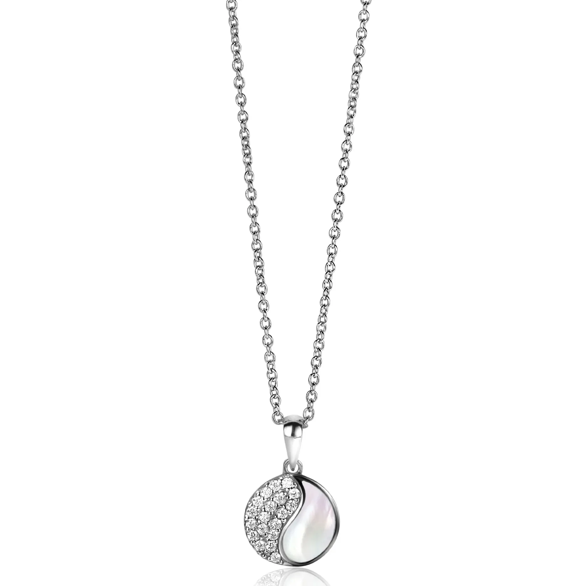18mm ZINZI zilveren Yin Yang hanger rond, bezet met parelmoer en witte zirconia's. Yin Yang staat symbool voor: balans, harmonie, dynamiek en verbondenheid ZIH2423 (zonder collier)