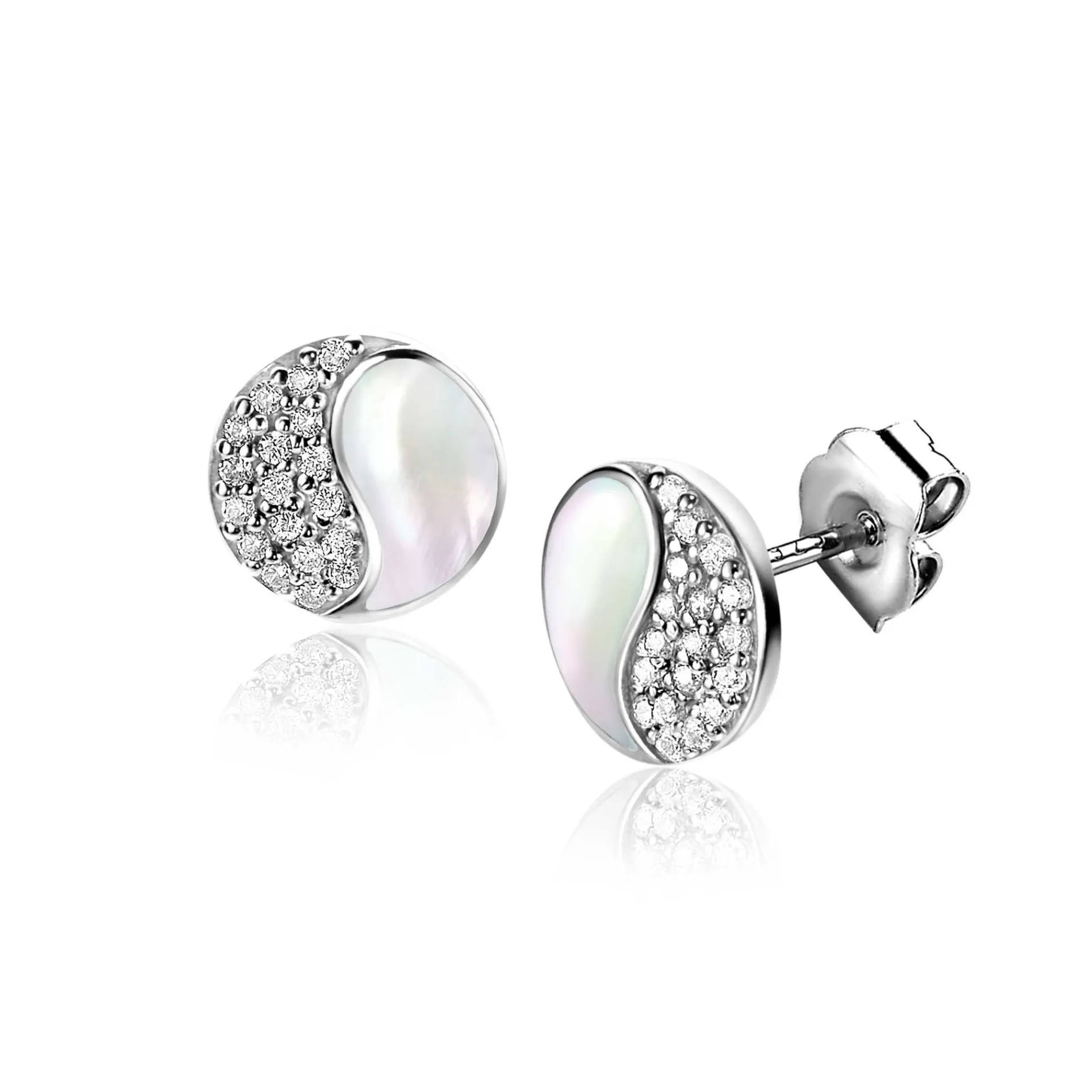 9mm ZINZI zilveren Yin Yang oorstekers, bezet met parelmoer en witte zirconia's. Yin Yang staat symbool voor: balans, harmonie, dynamiek en verbondenheid ZIO2423