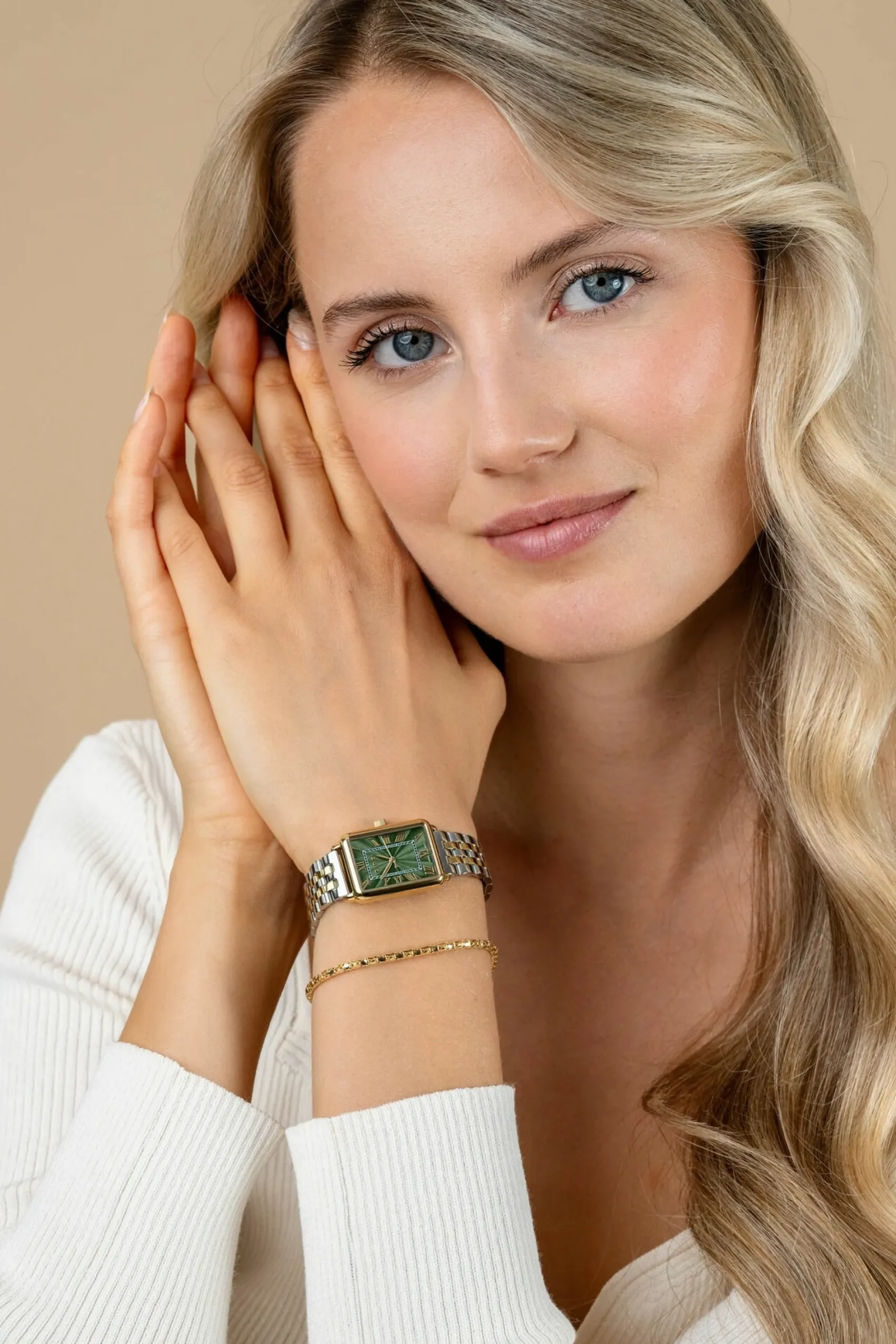 ZINZI Elegance horloge groene wijzerplaat en rechthoekige kast stalen bicolor schakelband 28mm extra dun ZIW1935
