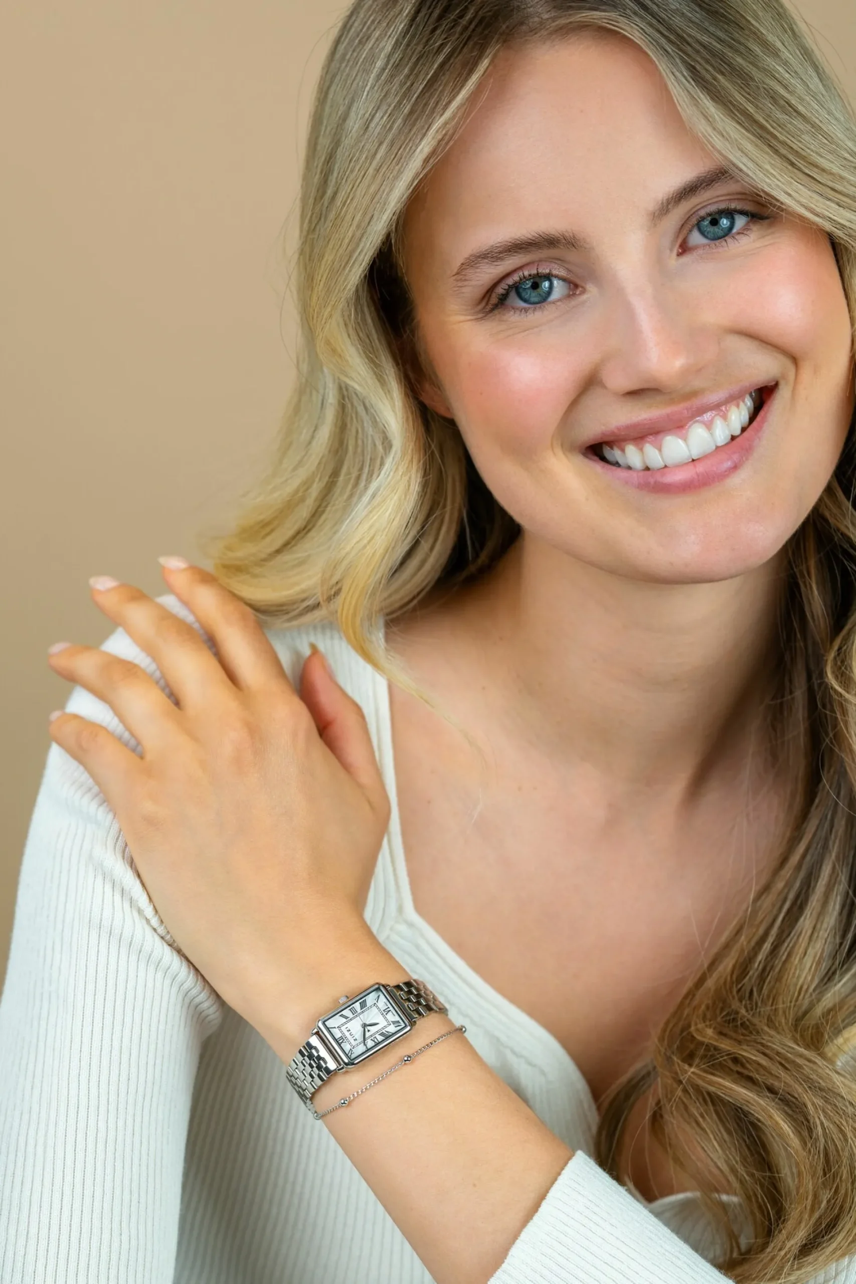 ZINZI Elegance horloge witte wijzerplaat en rechthoekige kast stalen schakelband 28mm extra dun ZIW1906
