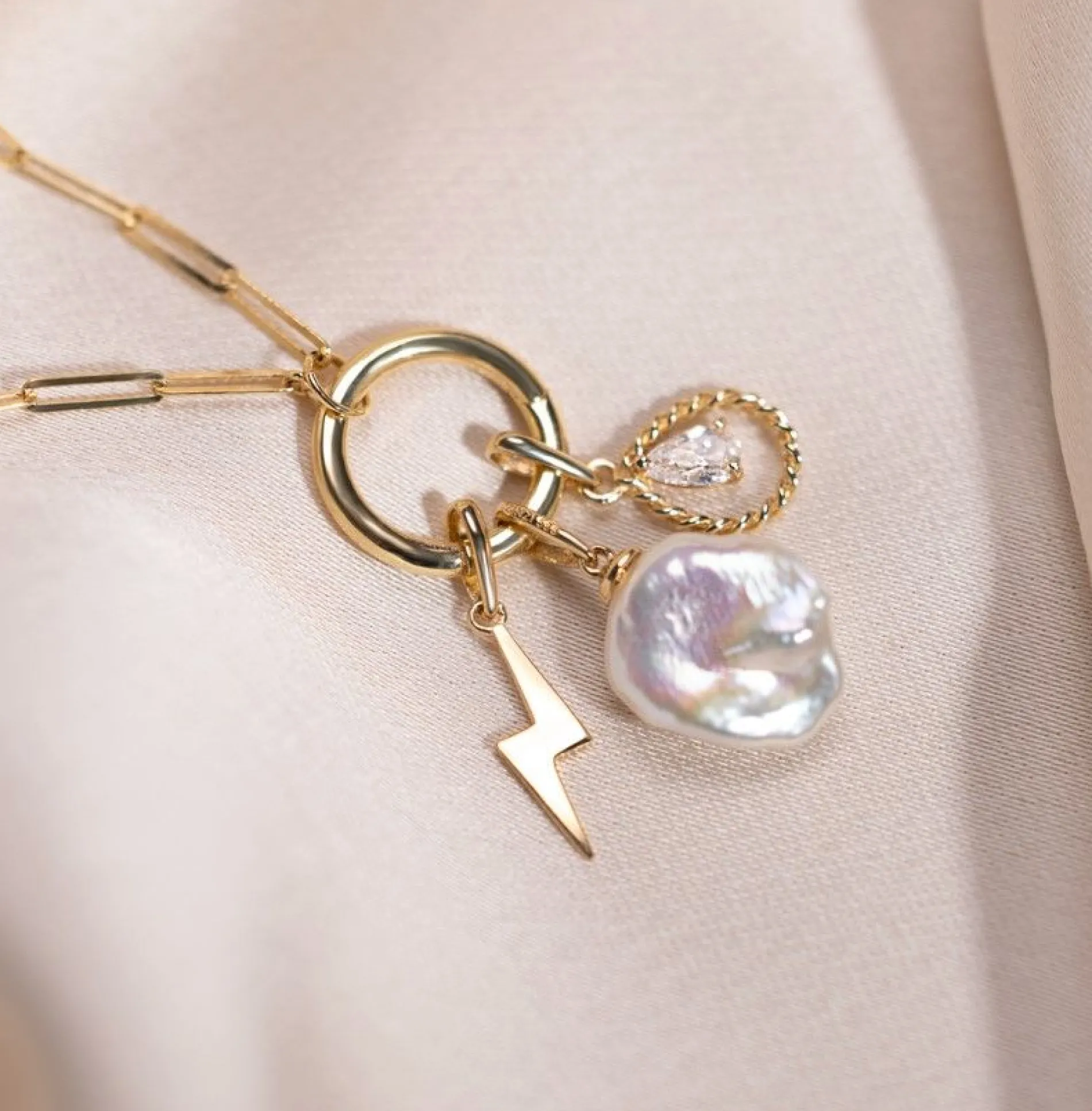 ZINZI Gold 14 karaat gouden hanger met glimmende bliksemschicht 18mm ZGH402 (zonder collier)