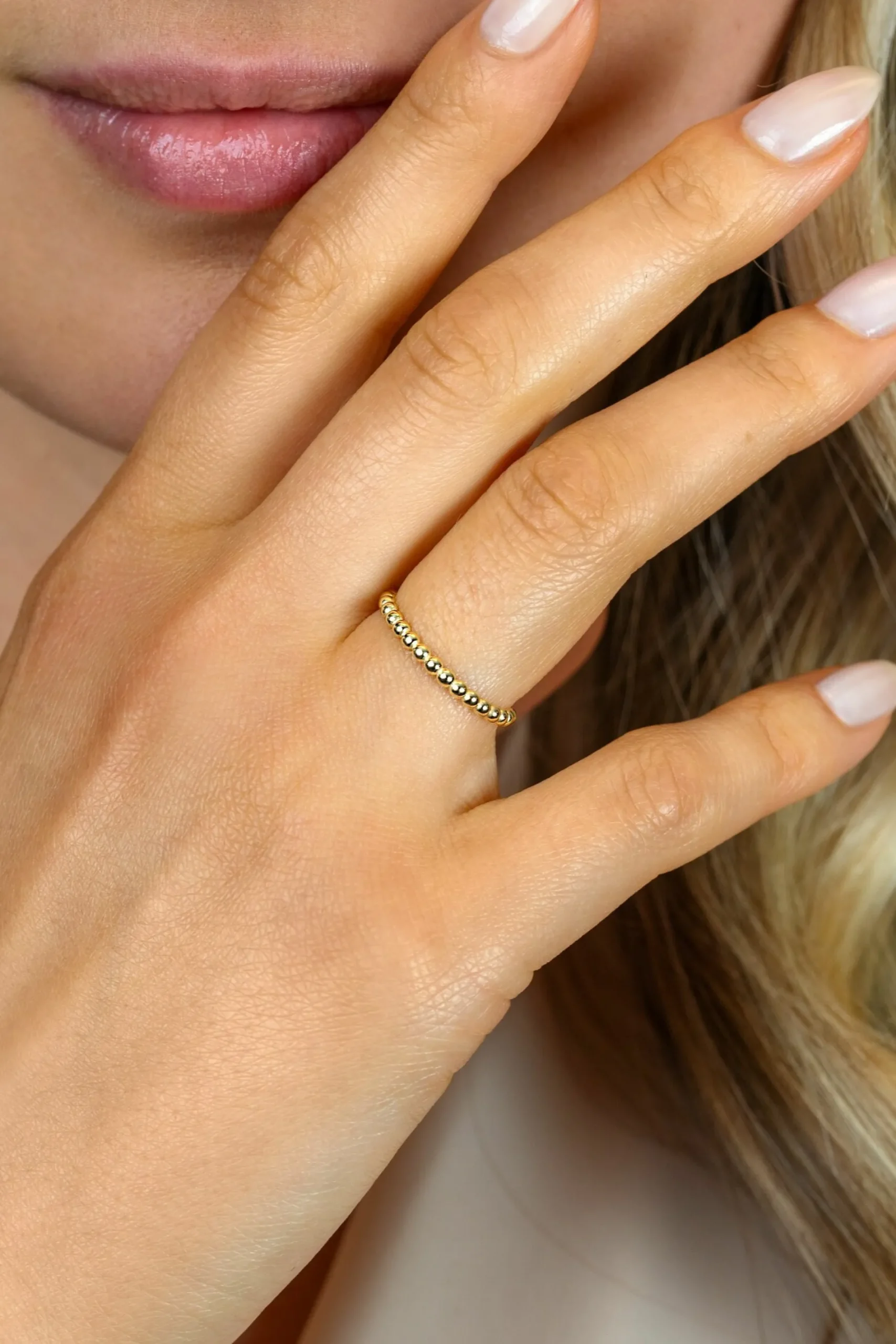 ZINZI Gold 14 karaat gouden ring (2mm breed) met gladde bolletjes ZGR555