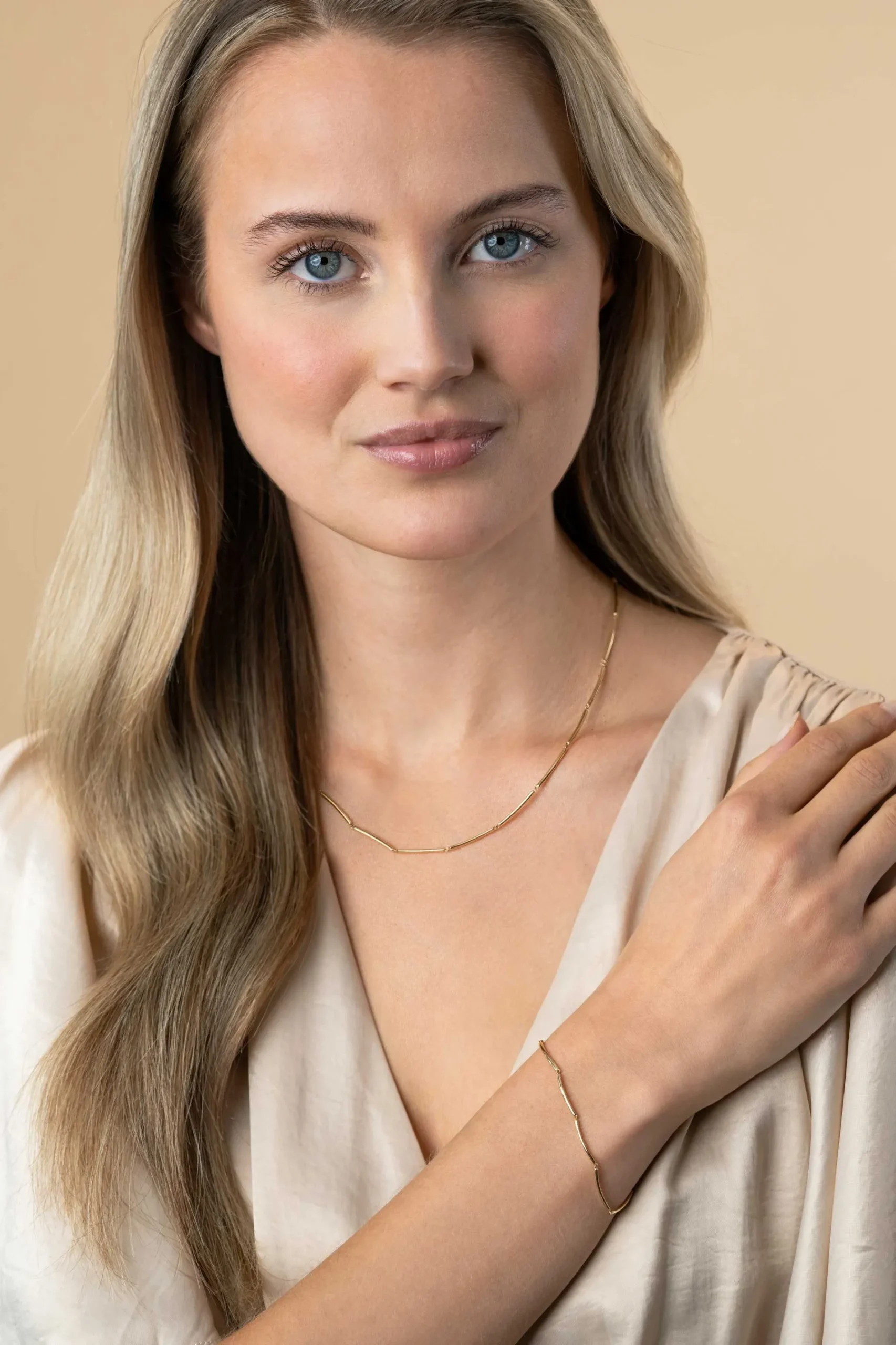 ZINZI Gold 14 krt gouden ketting met langwerpige glanzende staafjes 1,6mm breed 40-43cm ZGC461