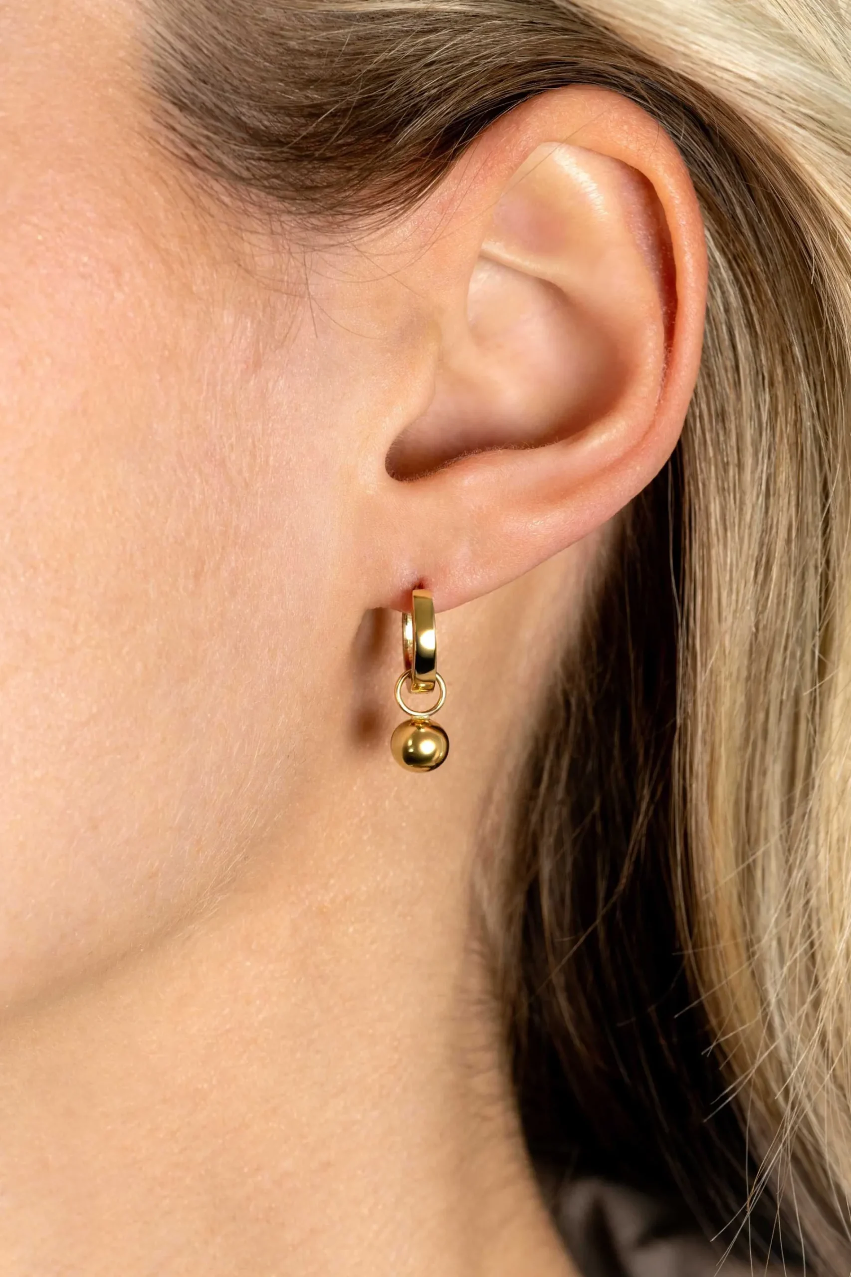 ZINZI Gold 14 krt gouden oorbedels gladde bol 6mm ZGCH392 (zonder oorringen)