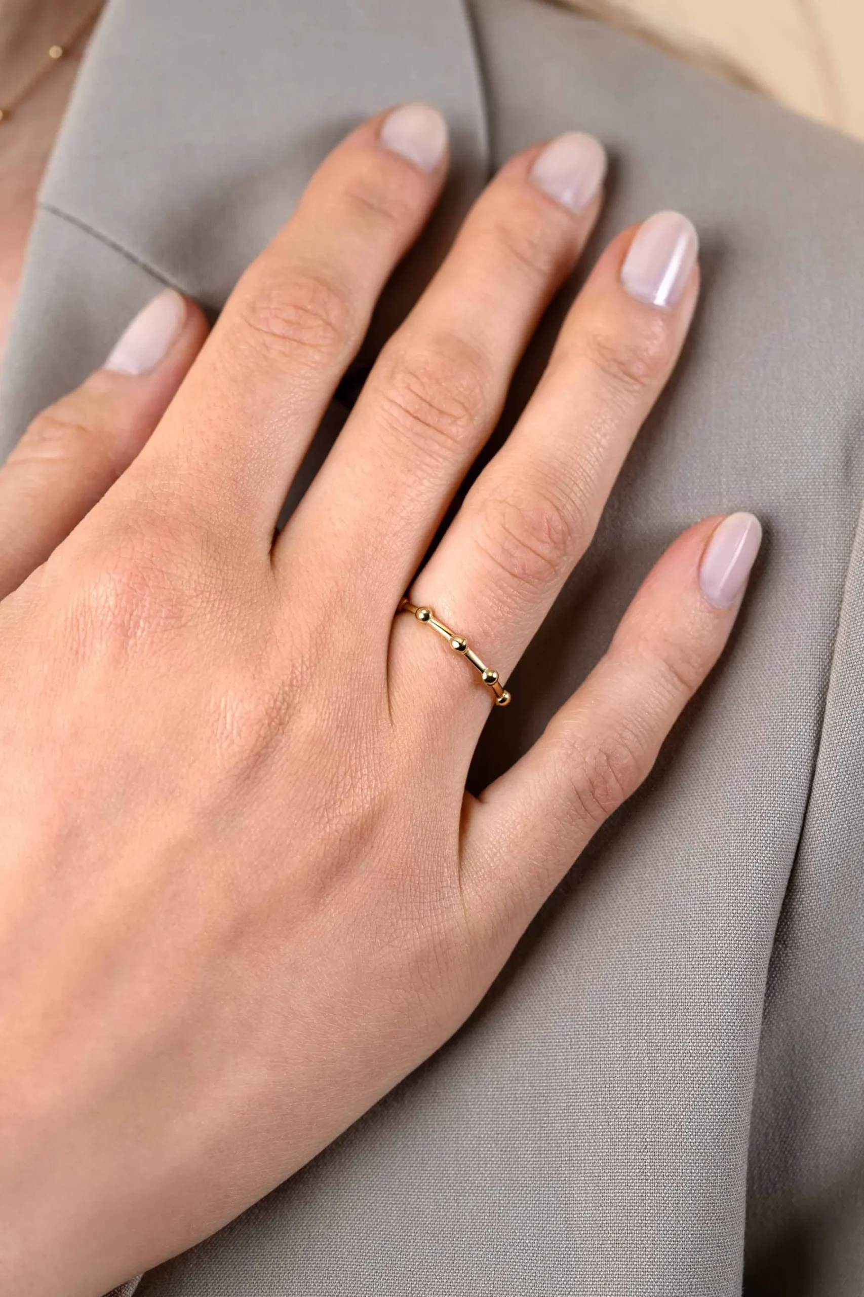 ZINZI Gold 14 krt gouden ring met afwisselend bolletjes 2,4mm breed ZGR484