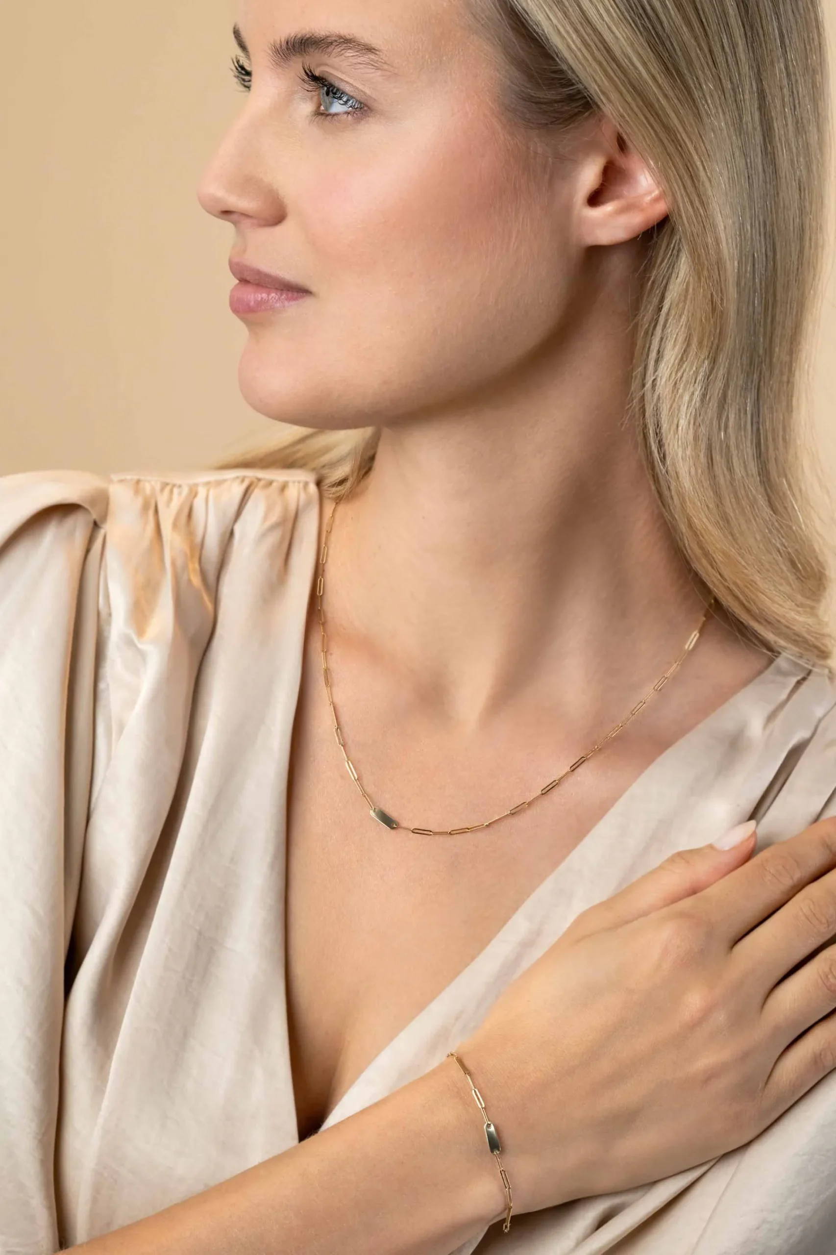 ZINZI Gold 14 krt gouden schakelketting met paperclip schakels (1,8mm breed) en drie gladde plaatjes 45cm ZGC443