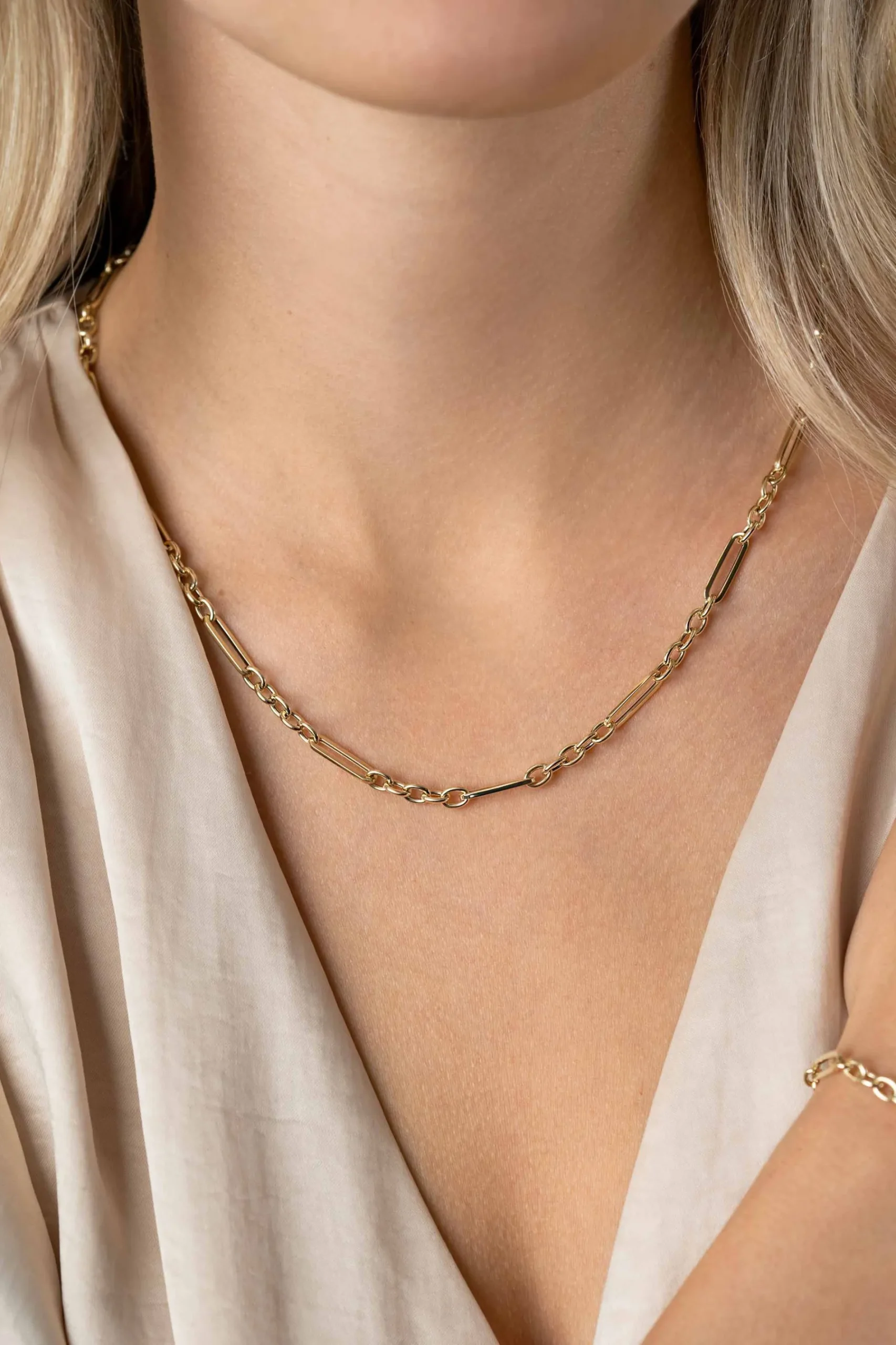 ZINZI Gold 14 krt gouden schakelketting met afwisselend lange paperclip schakels en ovale jasseron schakels (4mm breed) 45cm ZGC473