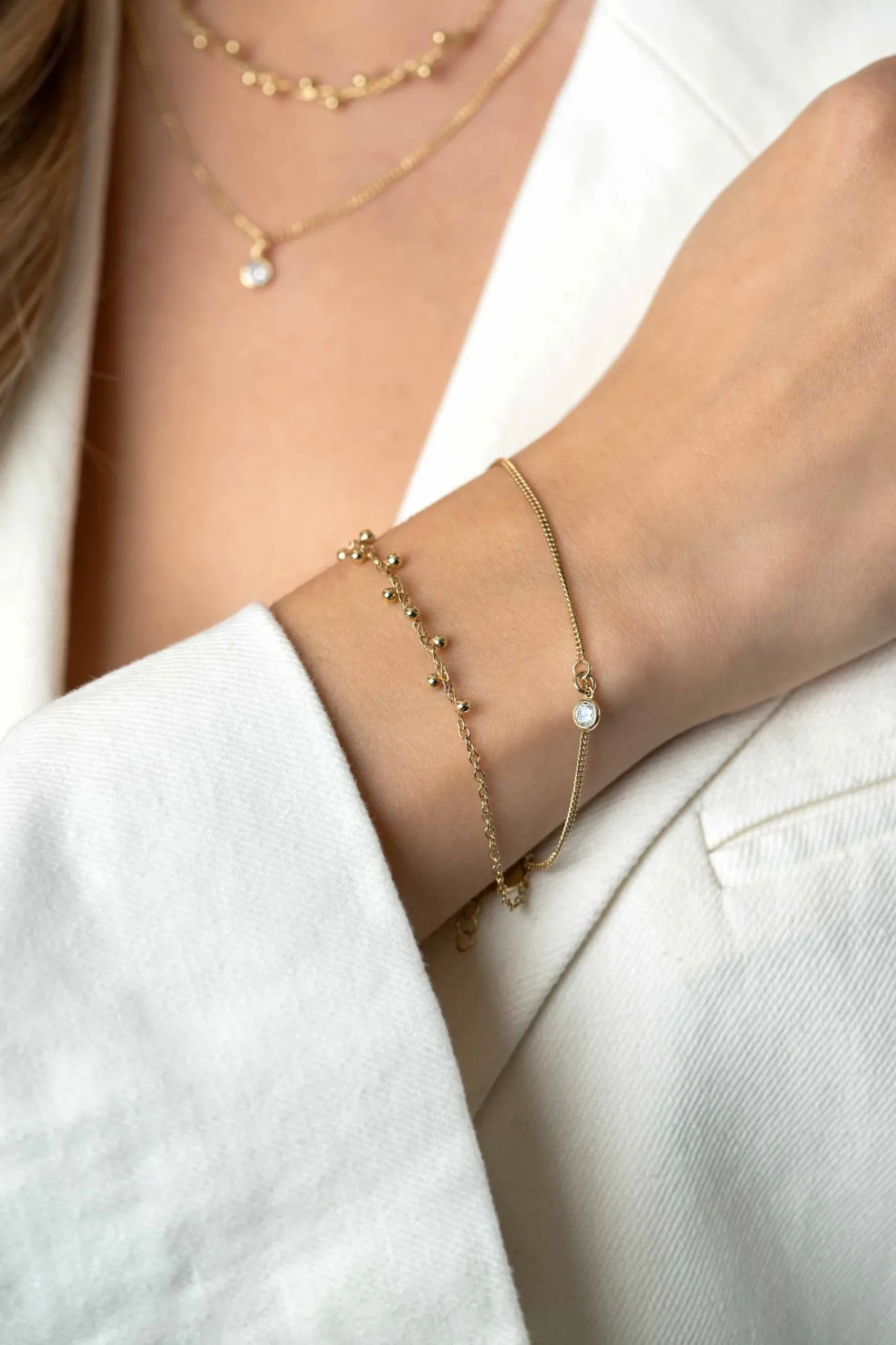 ZINZI gold plated zilveren multilook armband met ronde zetting witte zirconia en bolletjes 16,5-19cm ZIA2520Y