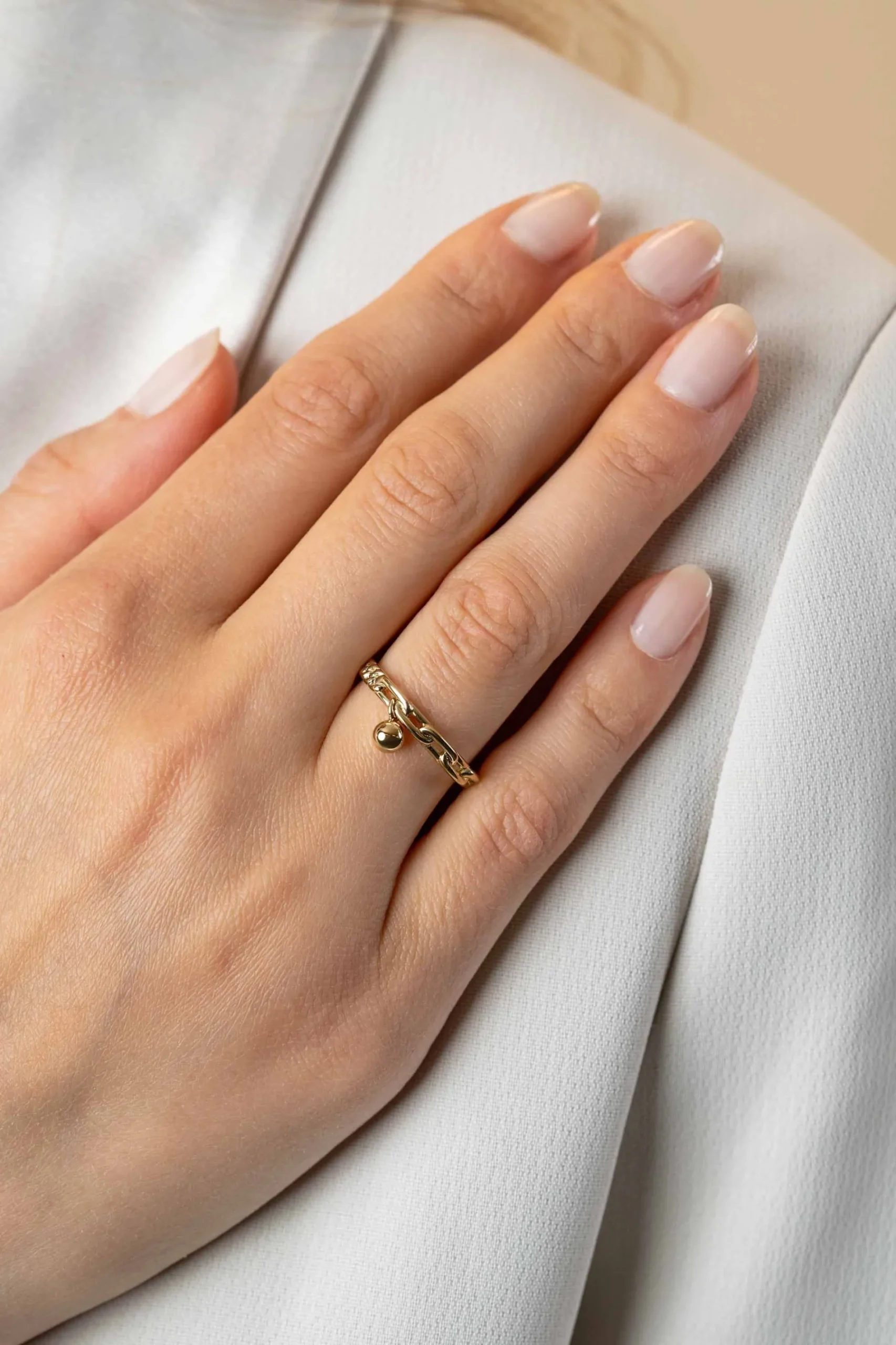 ZINZI gold plated zilveren ring met gourmet en paperclip schakel en bolletjes hanger ZIR2521G