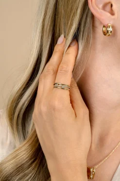 ZINZI gold plated zilveren multi-look ring (6mm breed) in golvend design bezet met witte zirkonia's ZIR2685
