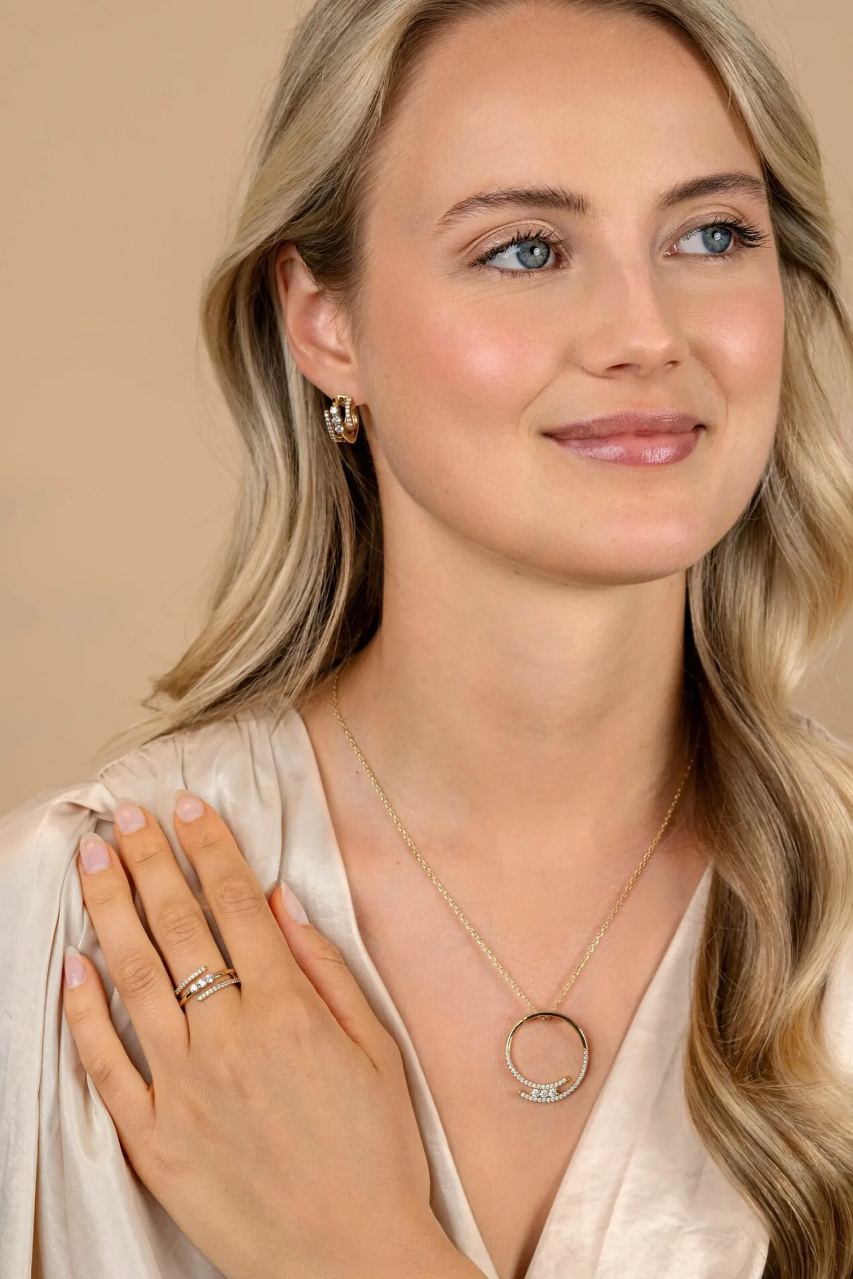 ZINZI gold plated zilveren multi-look ring (8mm breed) met 3 rijen, bezet met witte zirconia's ZIR2645Y