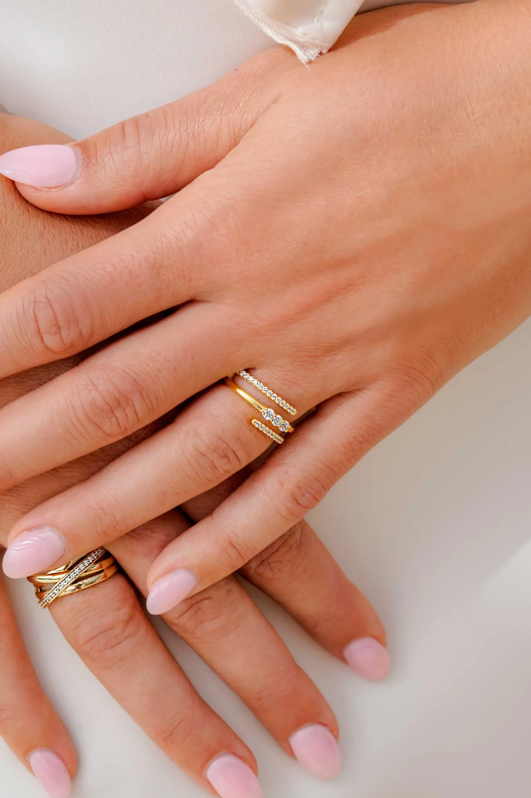 ZINZI gold plated zilveren multi-look ring (8mm breed) met 3 rijen, bezet met witte zirconia's ZIR2645Y