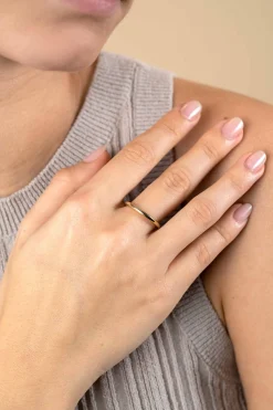 ZINZI gold plated zilveren aanschuifring met gladde bolle scheen 2mm breed ZIR2554G