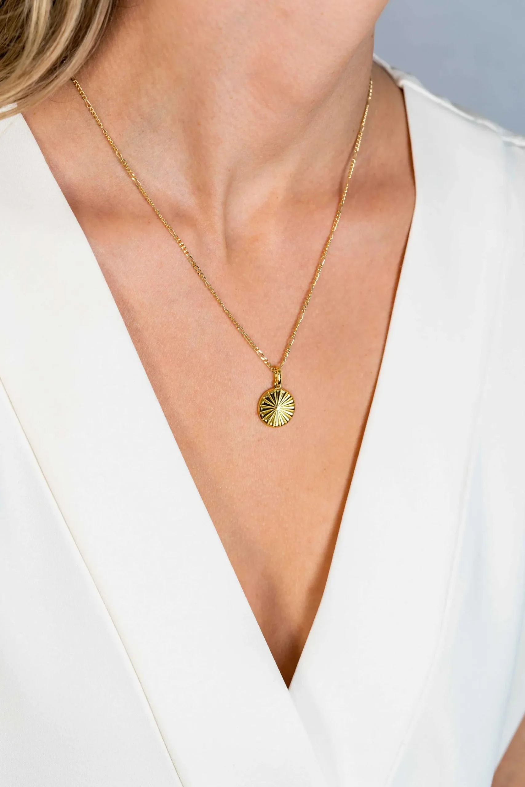 ZINZI gold plated zilveren hanger zonnestralen rond 15mm ZIH2296 (zonder collier)
