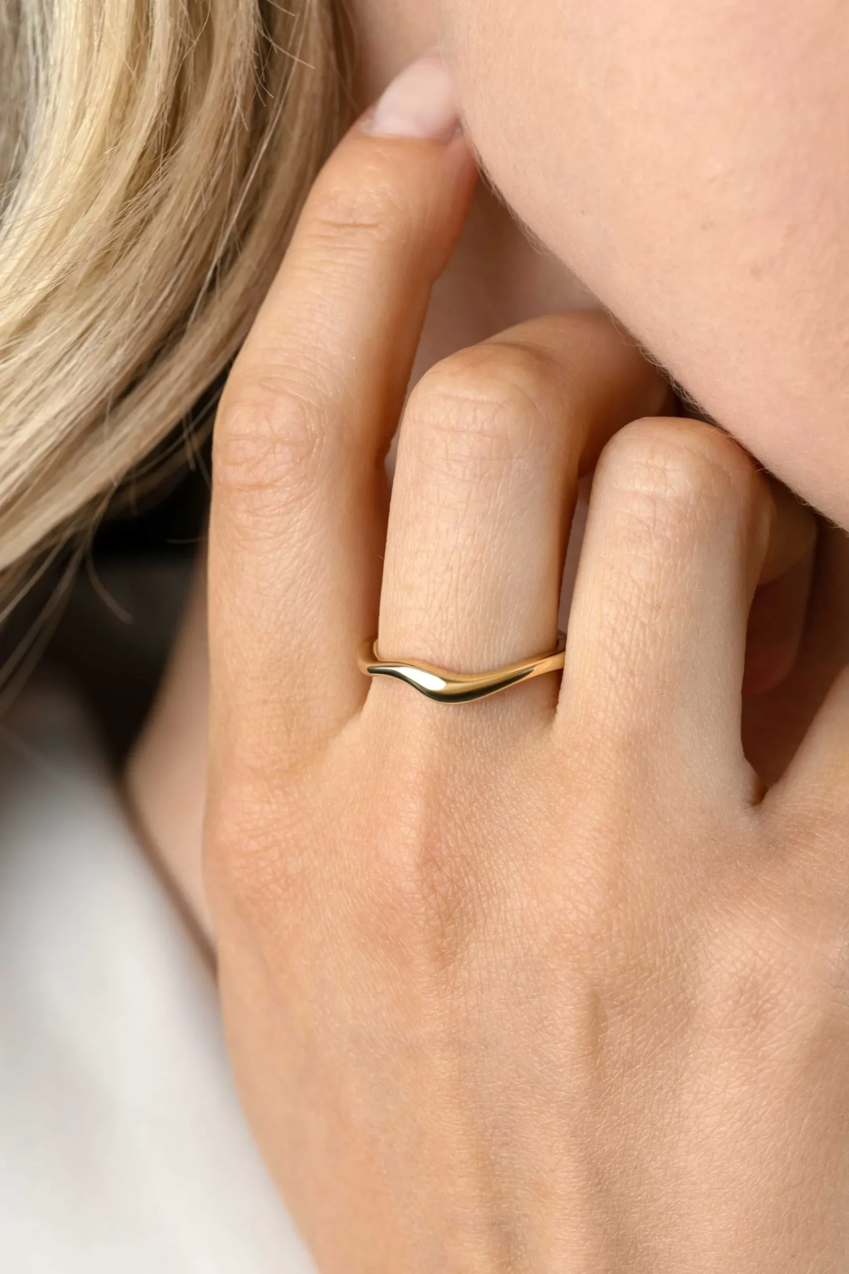 ZINZI gold plated zilveren ring organisch gevormd 3,5mm breed ZIR2627G