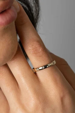 ZINZI gold plated zilveren aanschuifring met zeven ster-zettingen, bezet met witte zirconia's 3mm breed ZIR2491Y