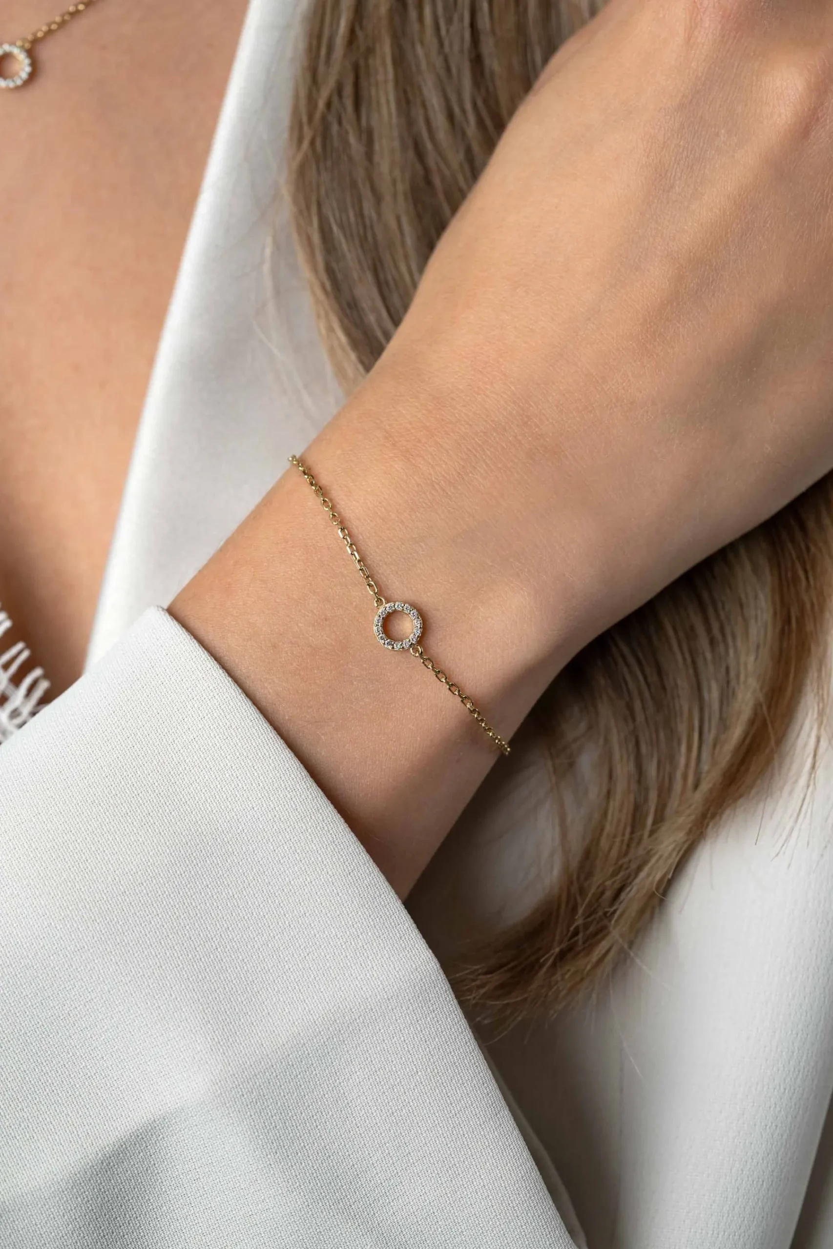ZINZI gold plated zilveren armband met open rondje (7,5mm) bezet met witte zirconia's 16,5-19,5cm ZIA2550Y