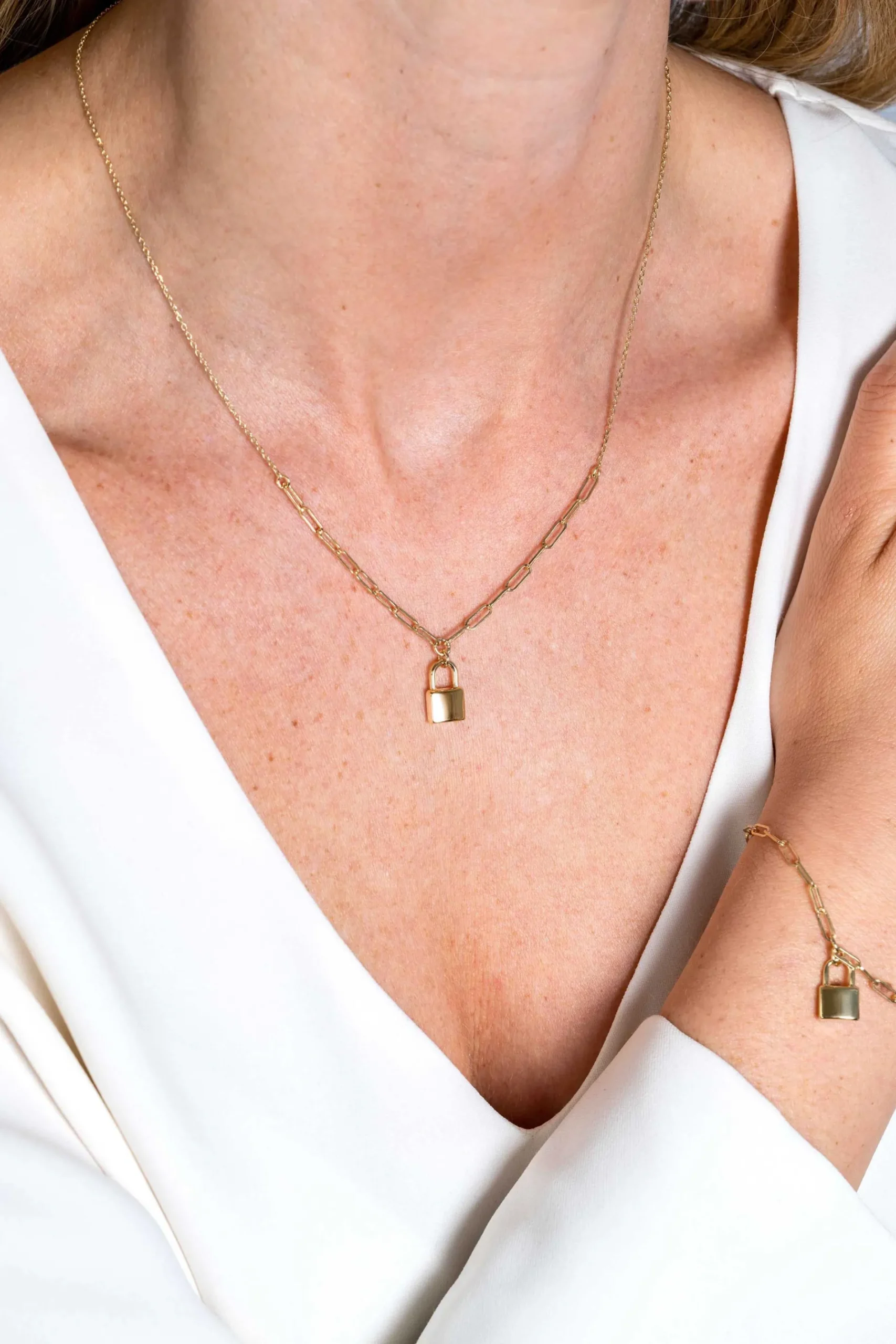 ZINZI gold plated zilveren paperclip schakelketting 45cm met trendy slotje als bedel 40-45cm ZIC2355G