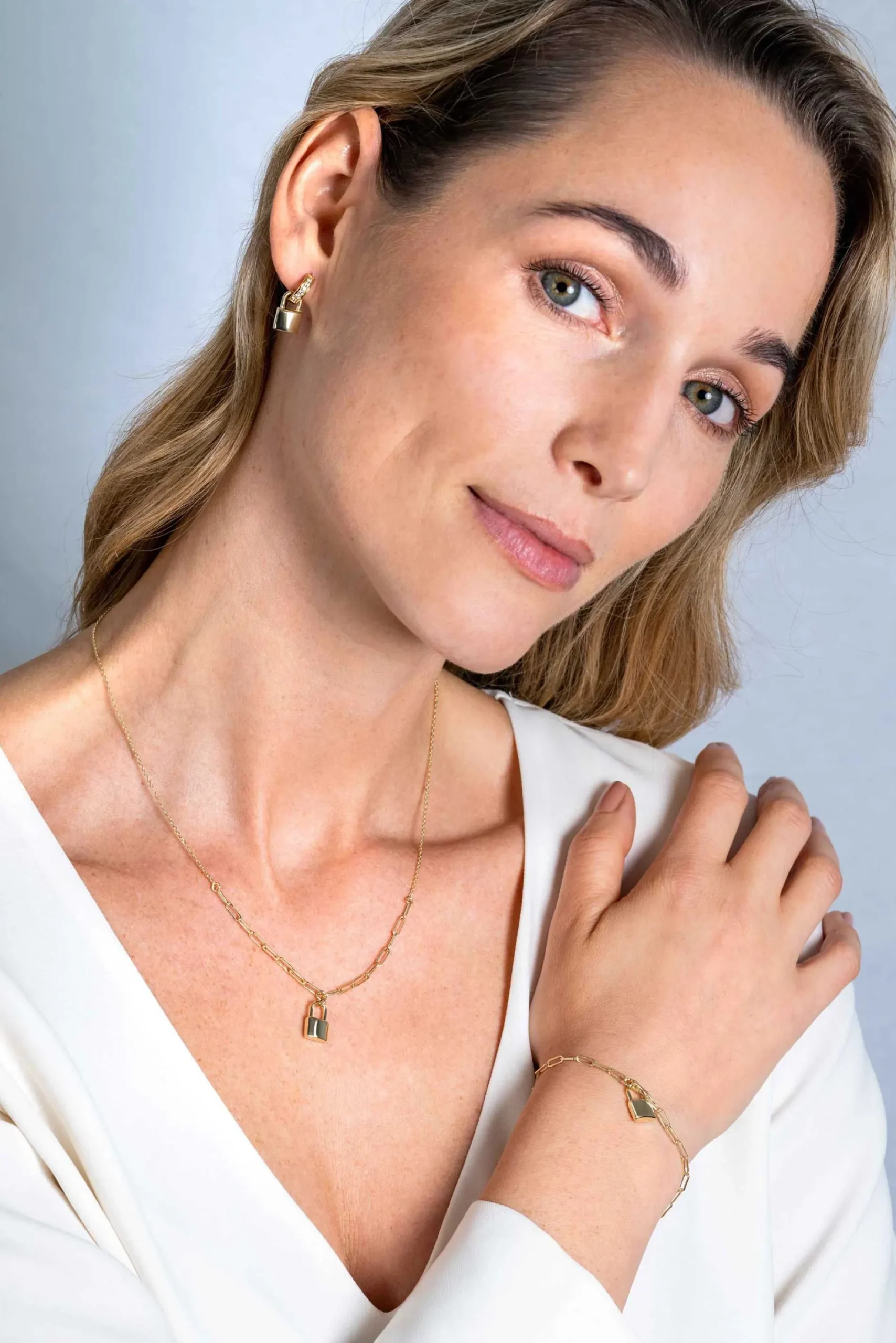 ZINZI gold plated zilveren paperclip schakelketting 45cm met trendy slotje als bedel 40-45cm ZIC2355G