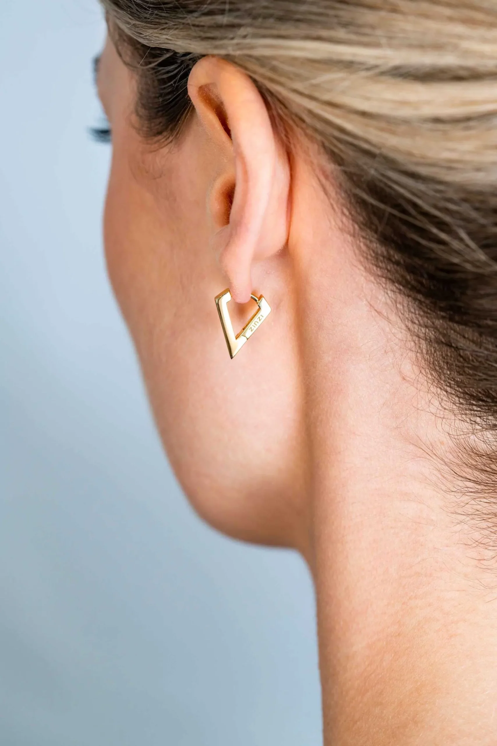 ZINZI gold plated zilveren luxe oorringen driehoeksvorm 16x3mm ZIO2318G