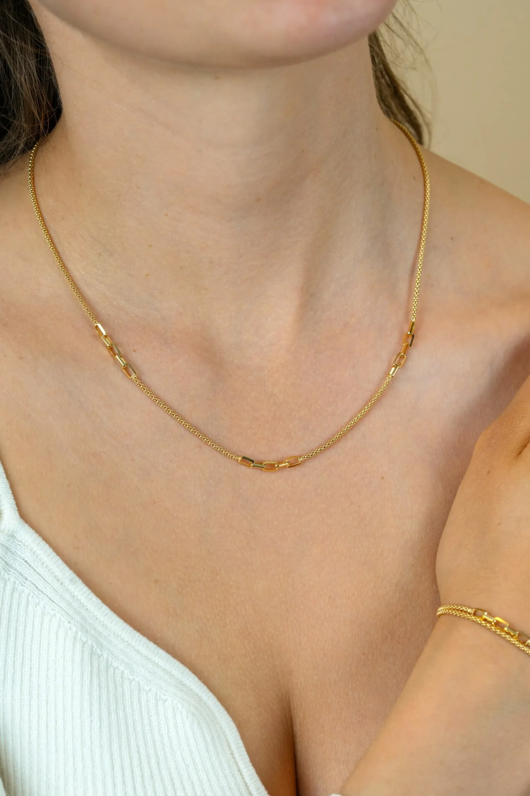 ZINZI gold plated zilveren popcorn schakelketting 45-48cm met drie paperclip schakelaccenten ZIC2709G