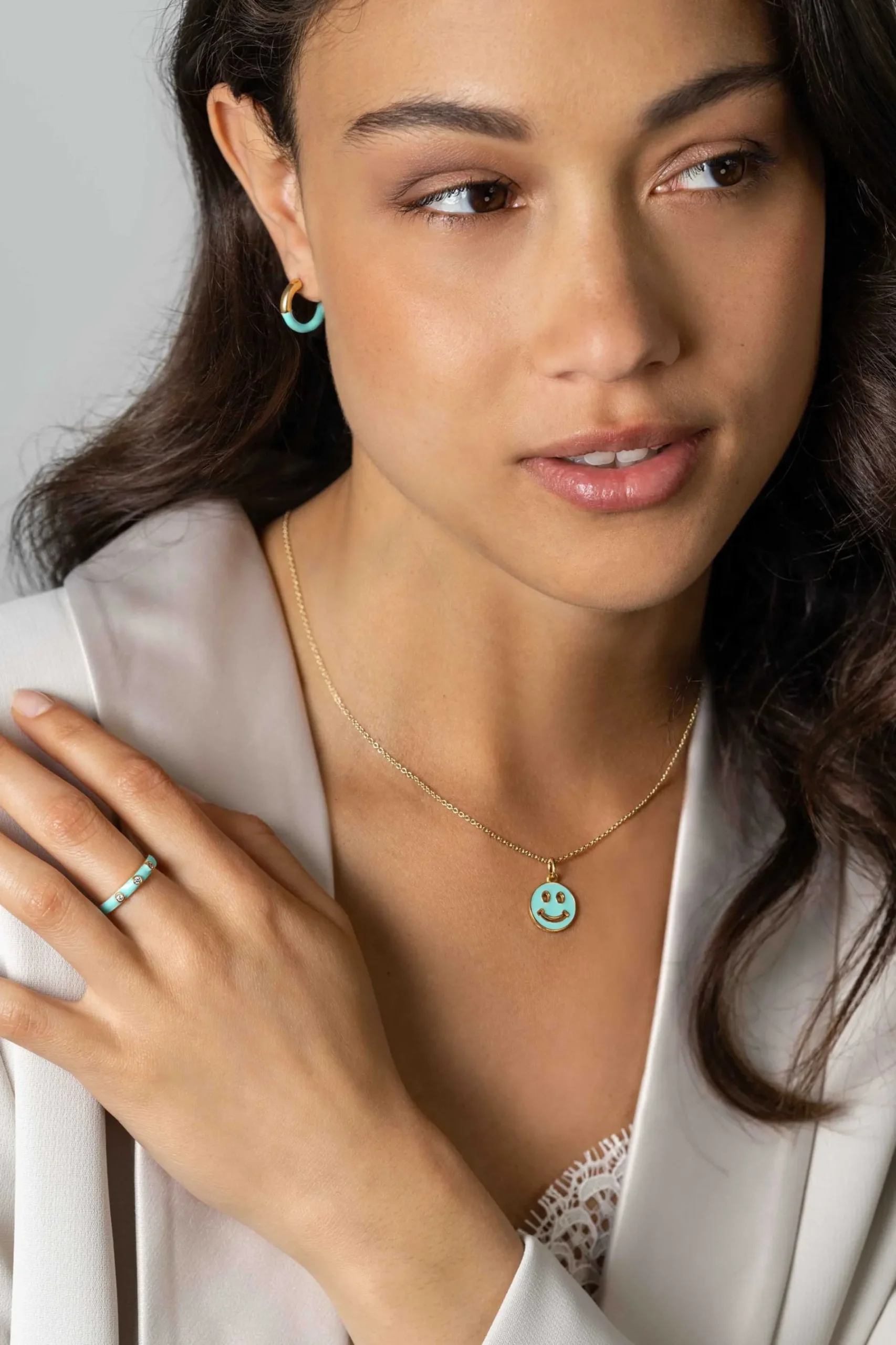 ZINZI gold plated zilveren trendy oorsieraden 16mm half emaille turquoise ZIO2315T