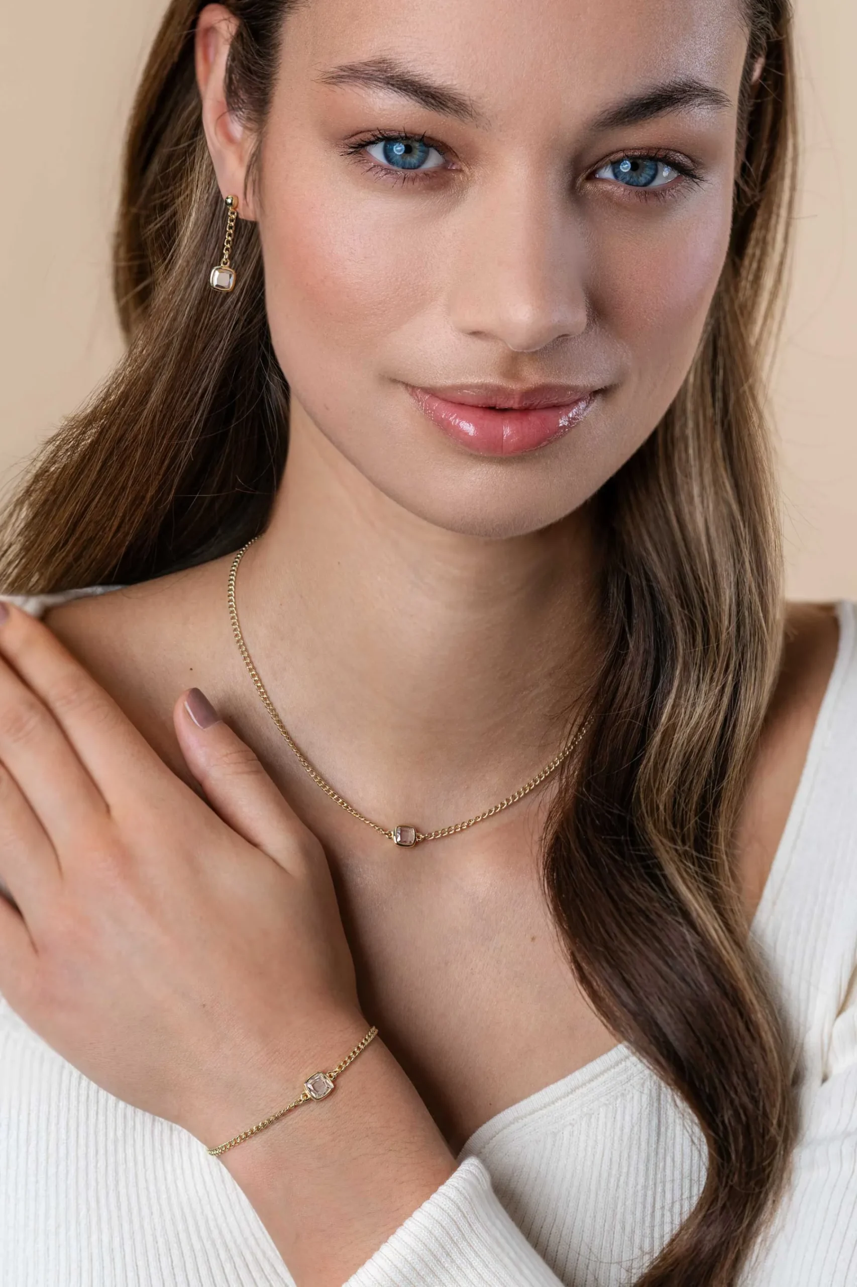ZINZI gold plated zilveren gourmet armband met vierkante zetting bezet met witte zirconia 16-19cm ZIA2417Y
