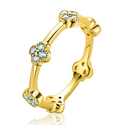 ZINZI gold plated zilveren ring (5mm breed) met lichtblauwe klavers ZIR2662