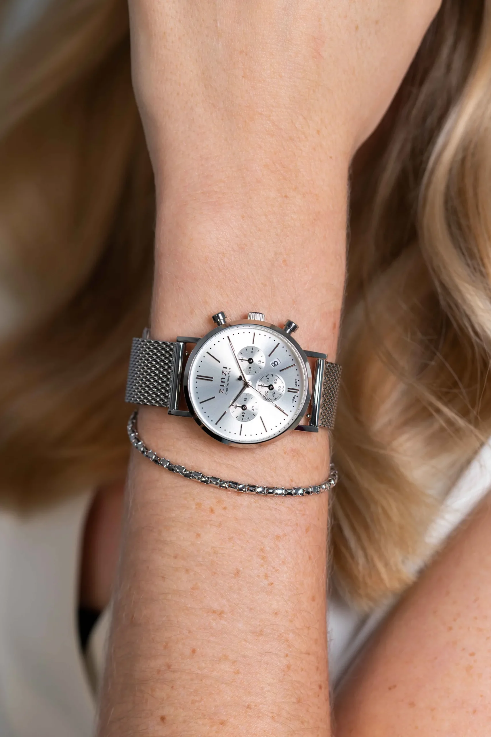ZINZI horloge CHRONOGRAPH 34mm zilverkleurige wijzerplaat met datum en chronometers, stalen kast, stalen mesh band 18mm ZIW1502