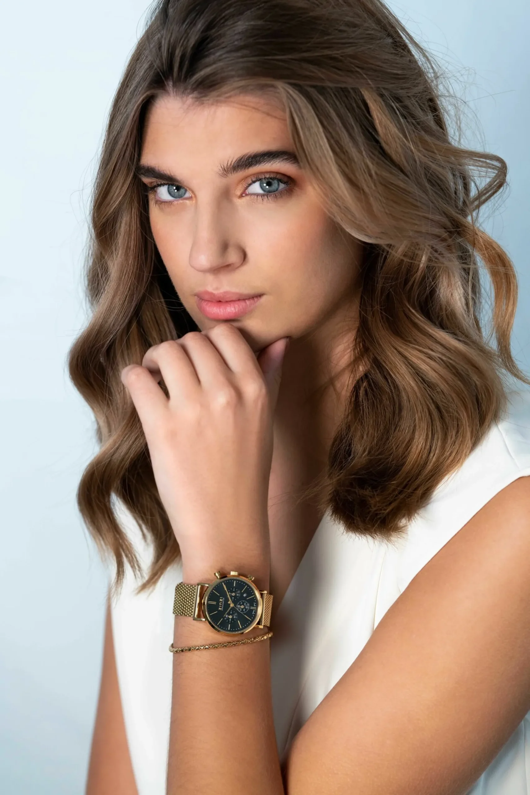 ZINZI horloge CHRONOGRAPH 34mm zwarte wijzerplaat met datum en chronometers, geelgoudkleurige stalen kast, geelgoudkleurige stalen mesh band 18mm ZIW1543
