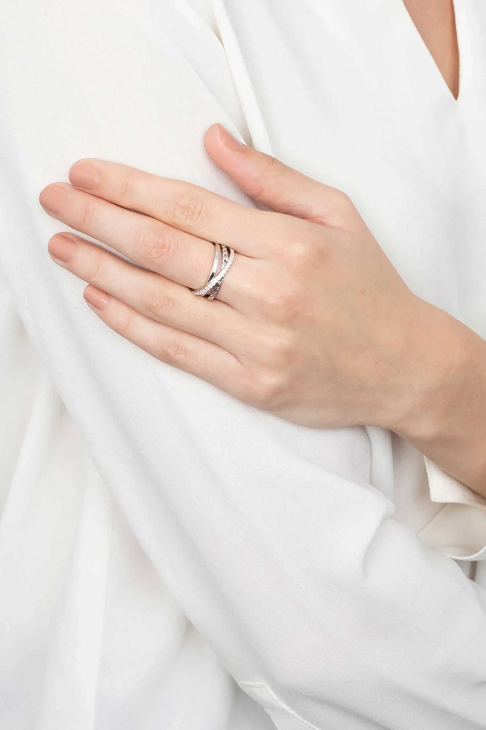 ZINZI zilveren cross-over ring gourmet wit ZIR1360
