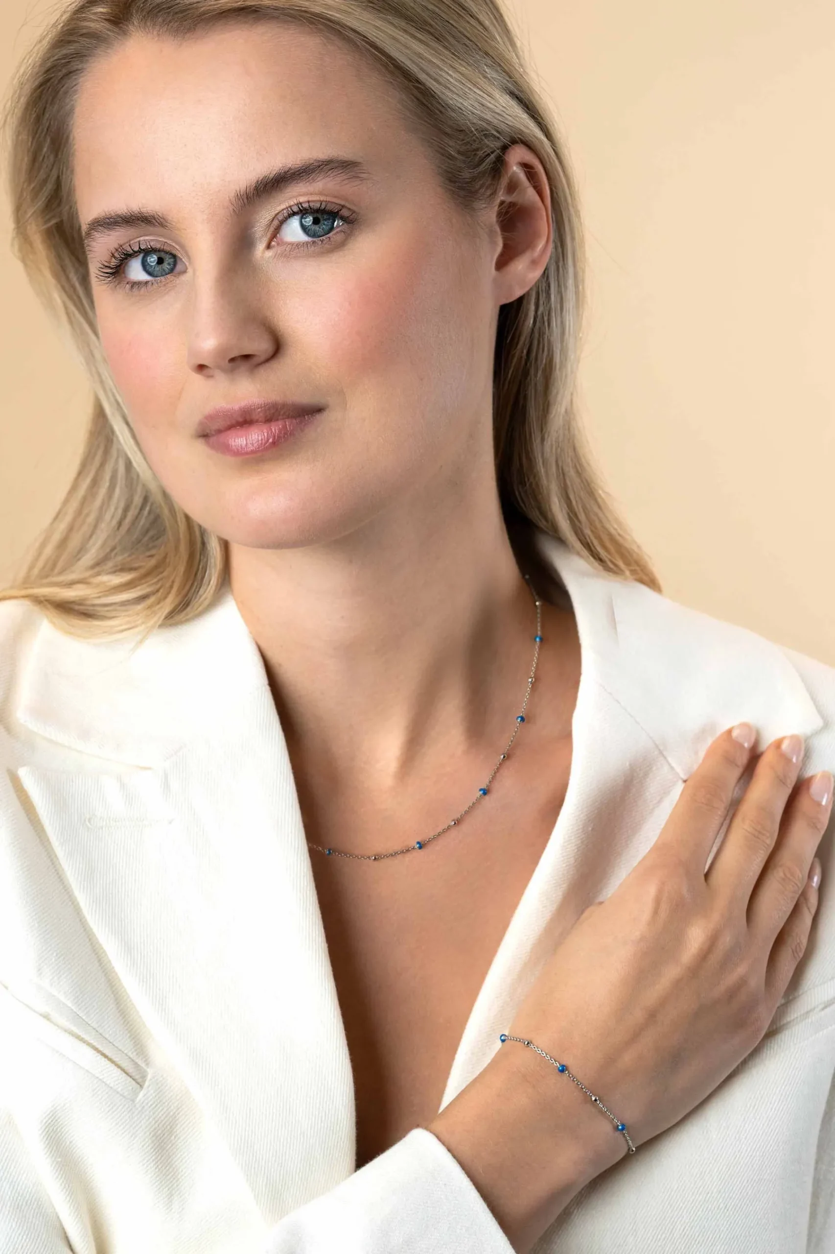 ZINZI zilveren fantasie armband met 5 blauwe donuts en glanzende bolletjes 17-19,5cm ZIA2511