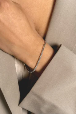 ZINZI zilveren fantasie schakel armband (2,3mm breed) waarbij de ene helft bezet is met witte zirconia's 17-20cm ZIA2460