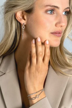 ZINZI zilveren fantasie schakel armband (2,3mm breed) waarbij de ene helft bezet is met witte zirconia's 17-20cm ZIA2460