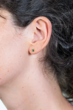 ZINZI zilveren geelvergulde oorknoppen 4mm groene kleursteen ZIO1177GG